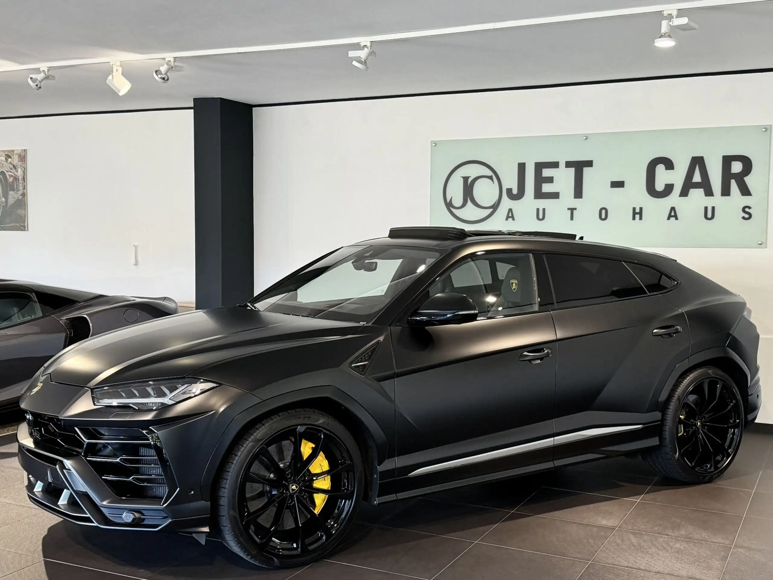 Lamborghini - Urus