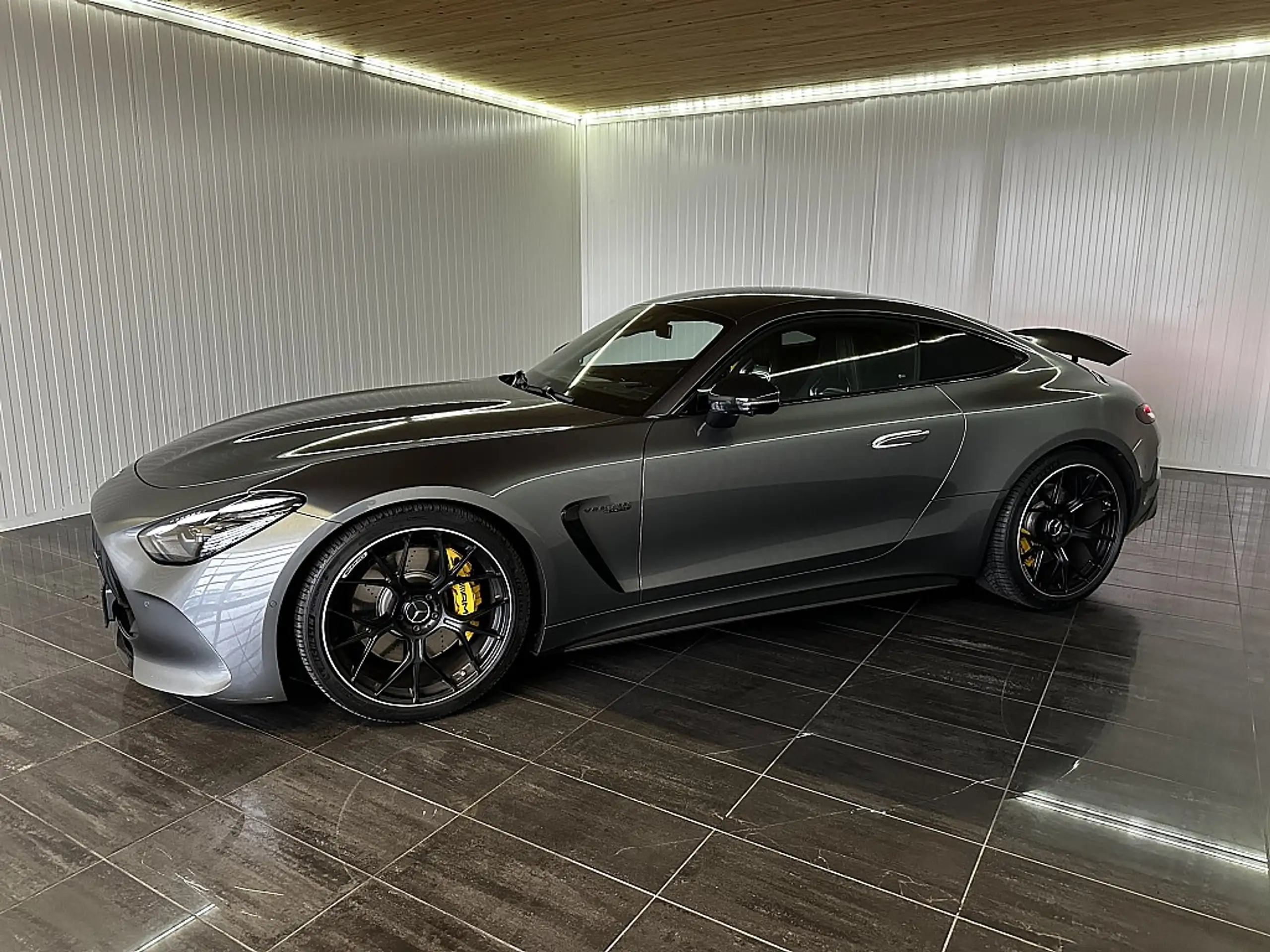 Mercedes-Benz - AMG GT