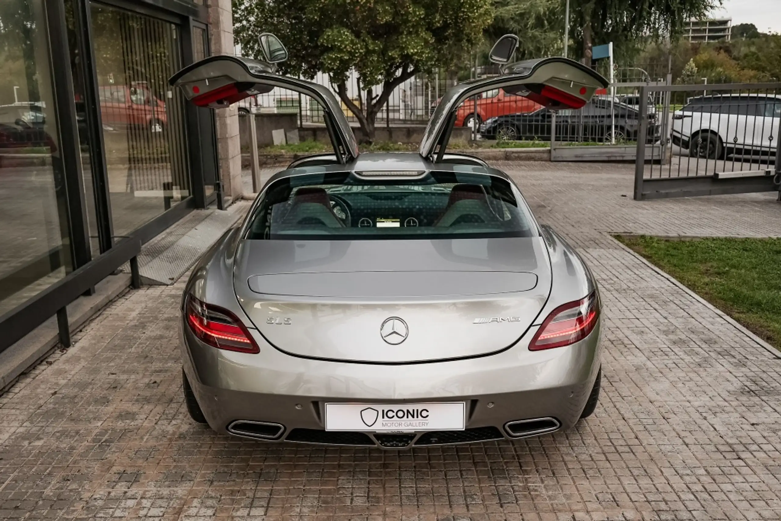 Mercedes-Benz - SLS