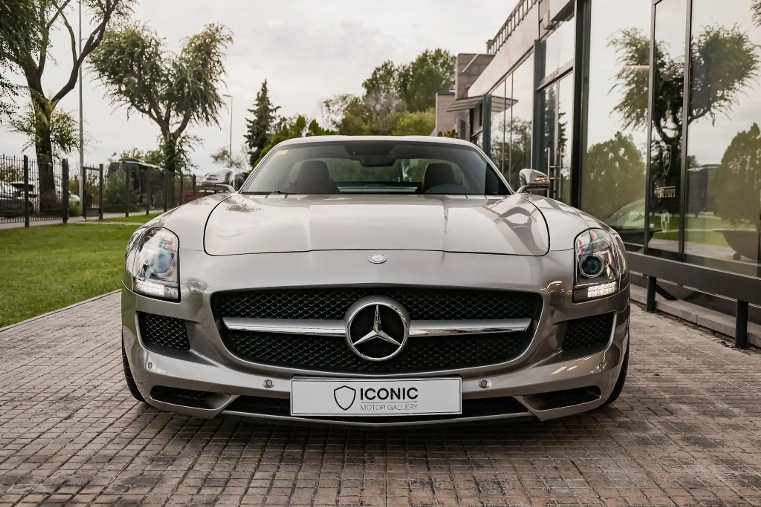 Mercedes-Benz - SLS