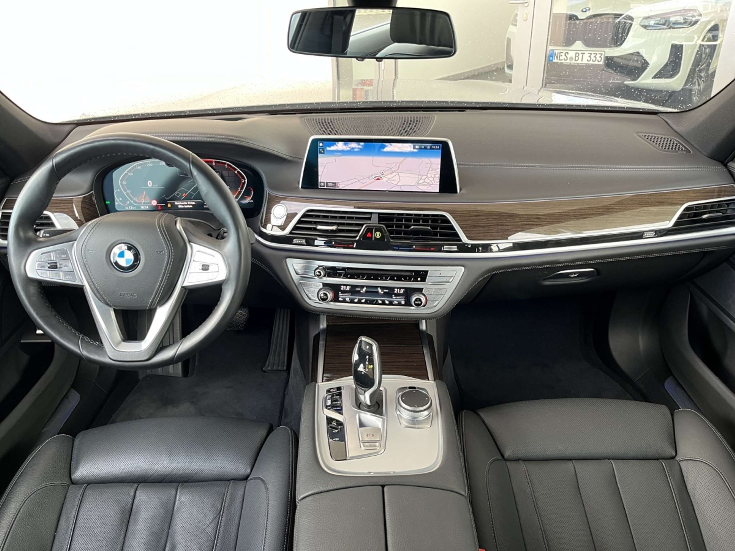 BMW - 750