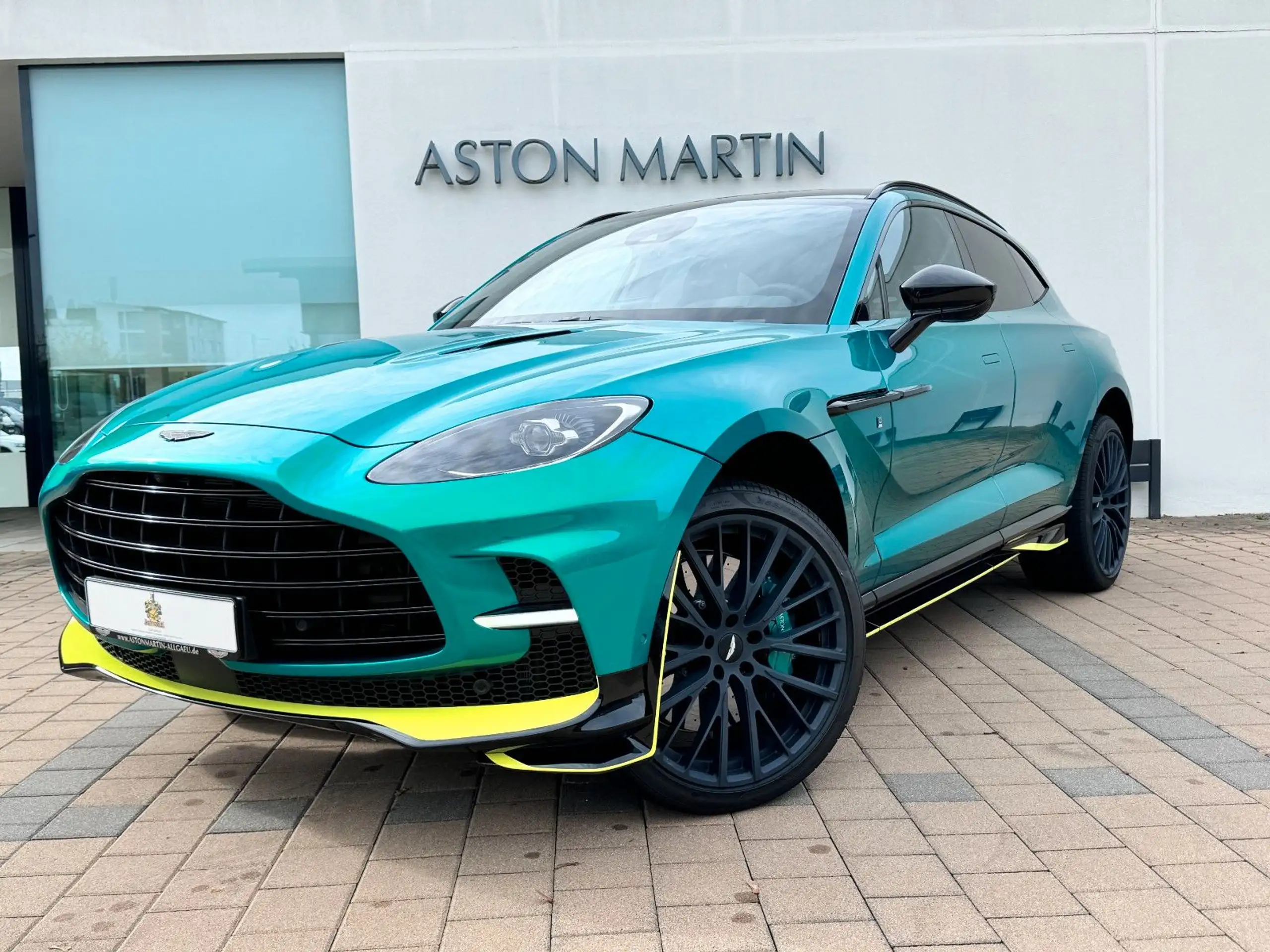 Aston Martin - DBX