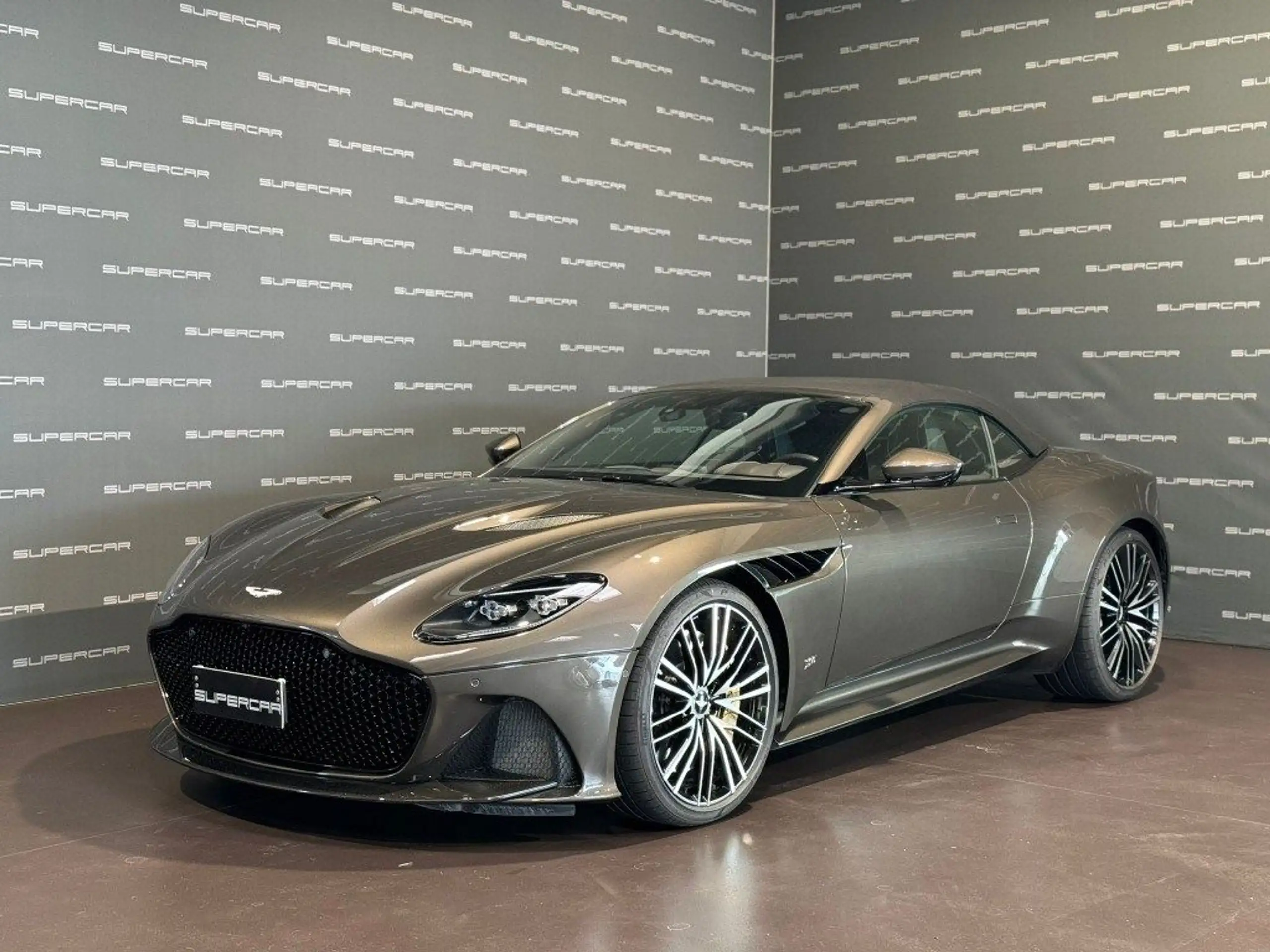 Aston Martin - DBS