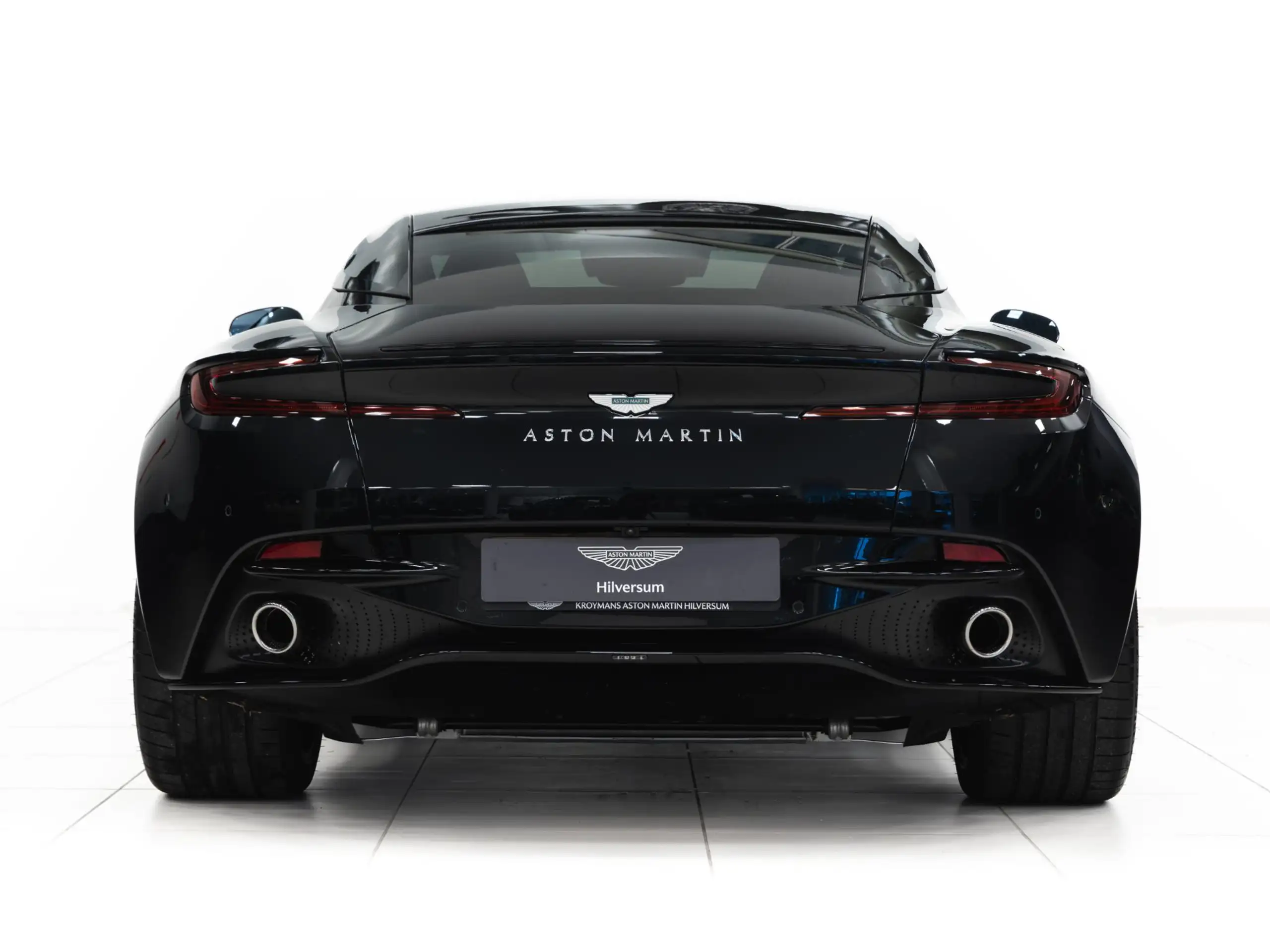 Aston Martin - DB12