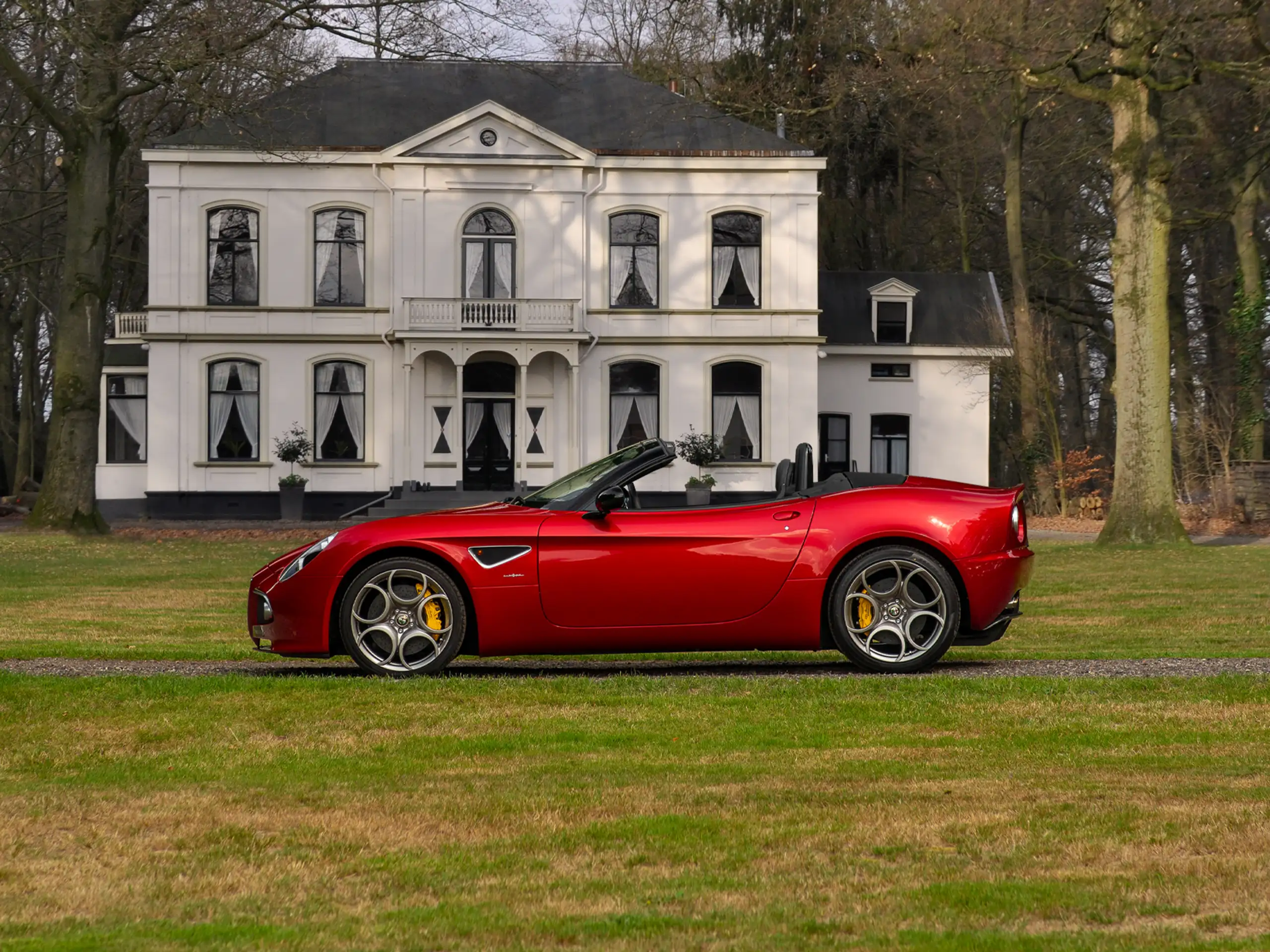 Alfa Romeo - 8C