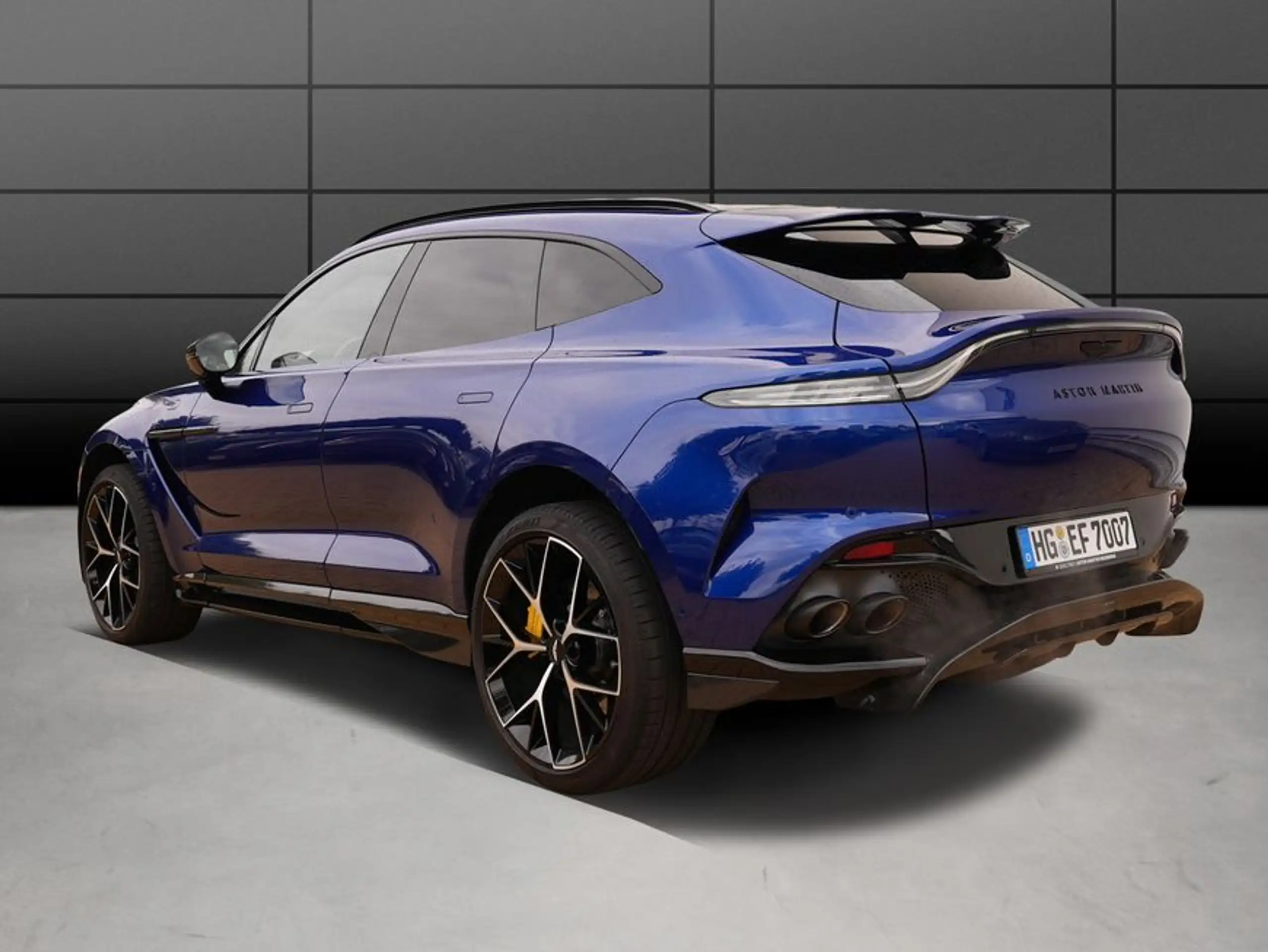 Aston Martin - DBX