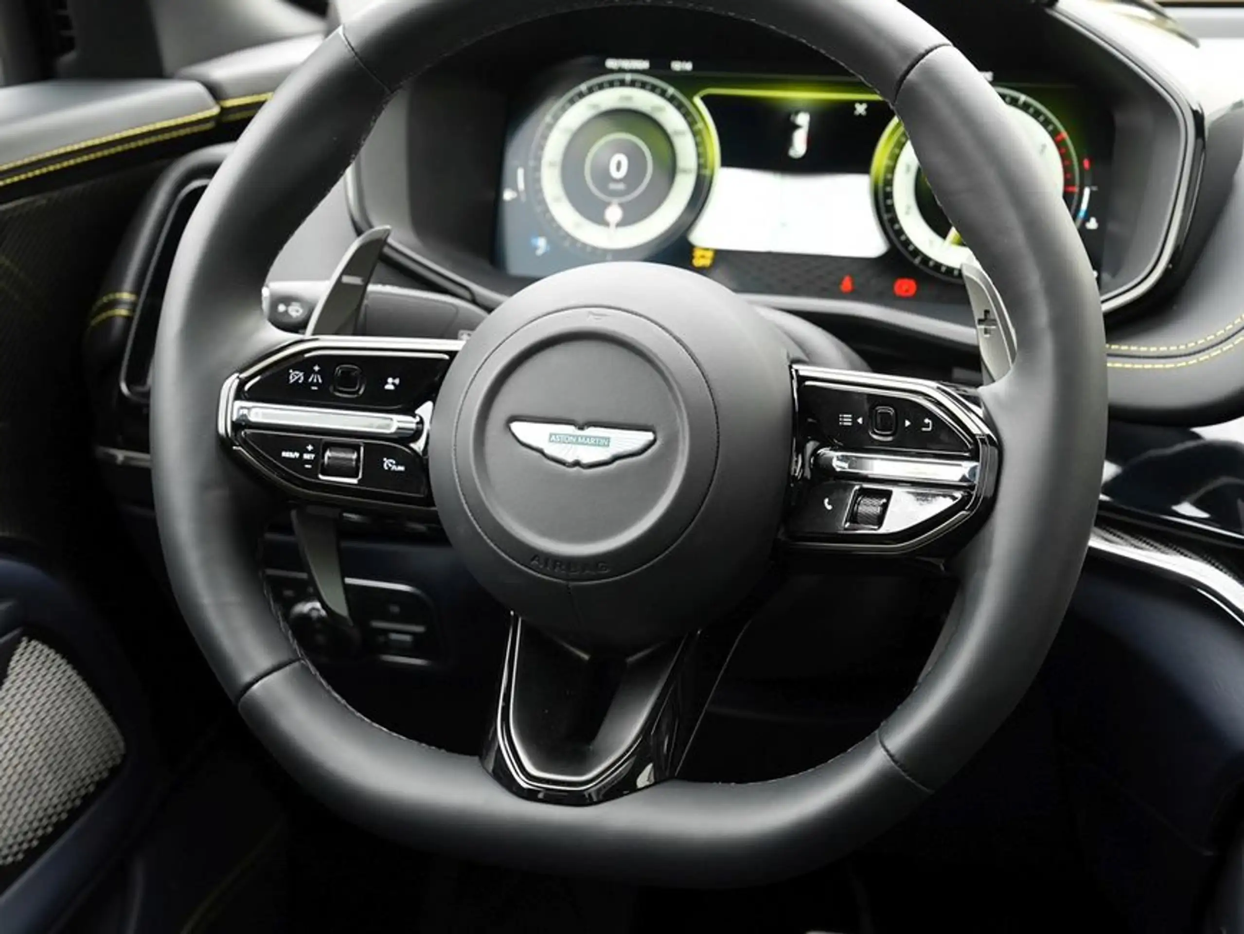 Aston Martin - DBX