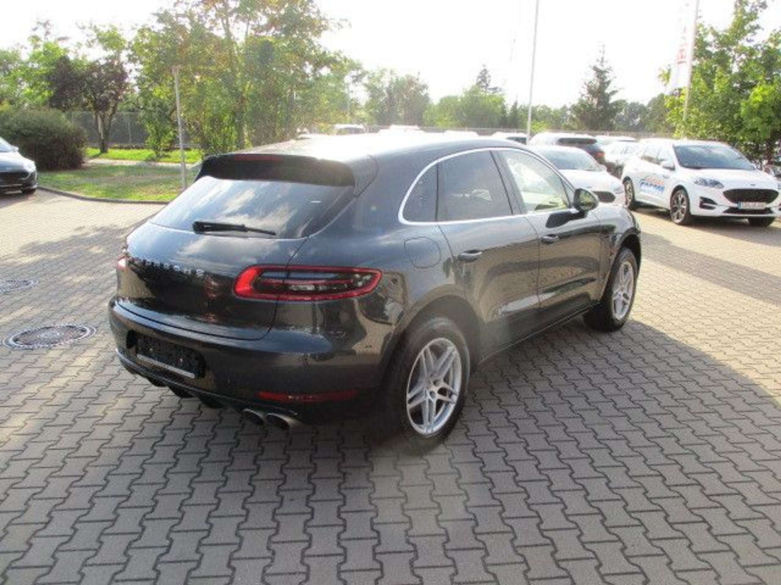 Porsche - Macan