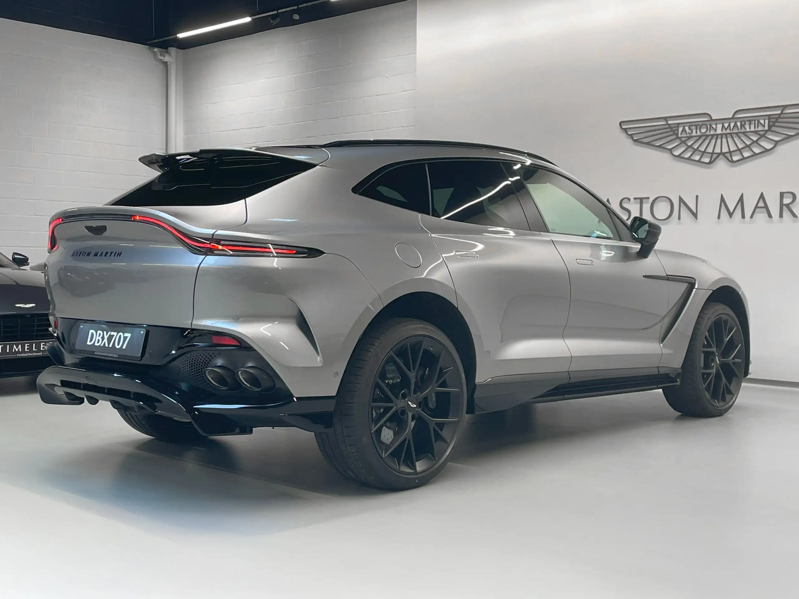 Aston Martin - DBX