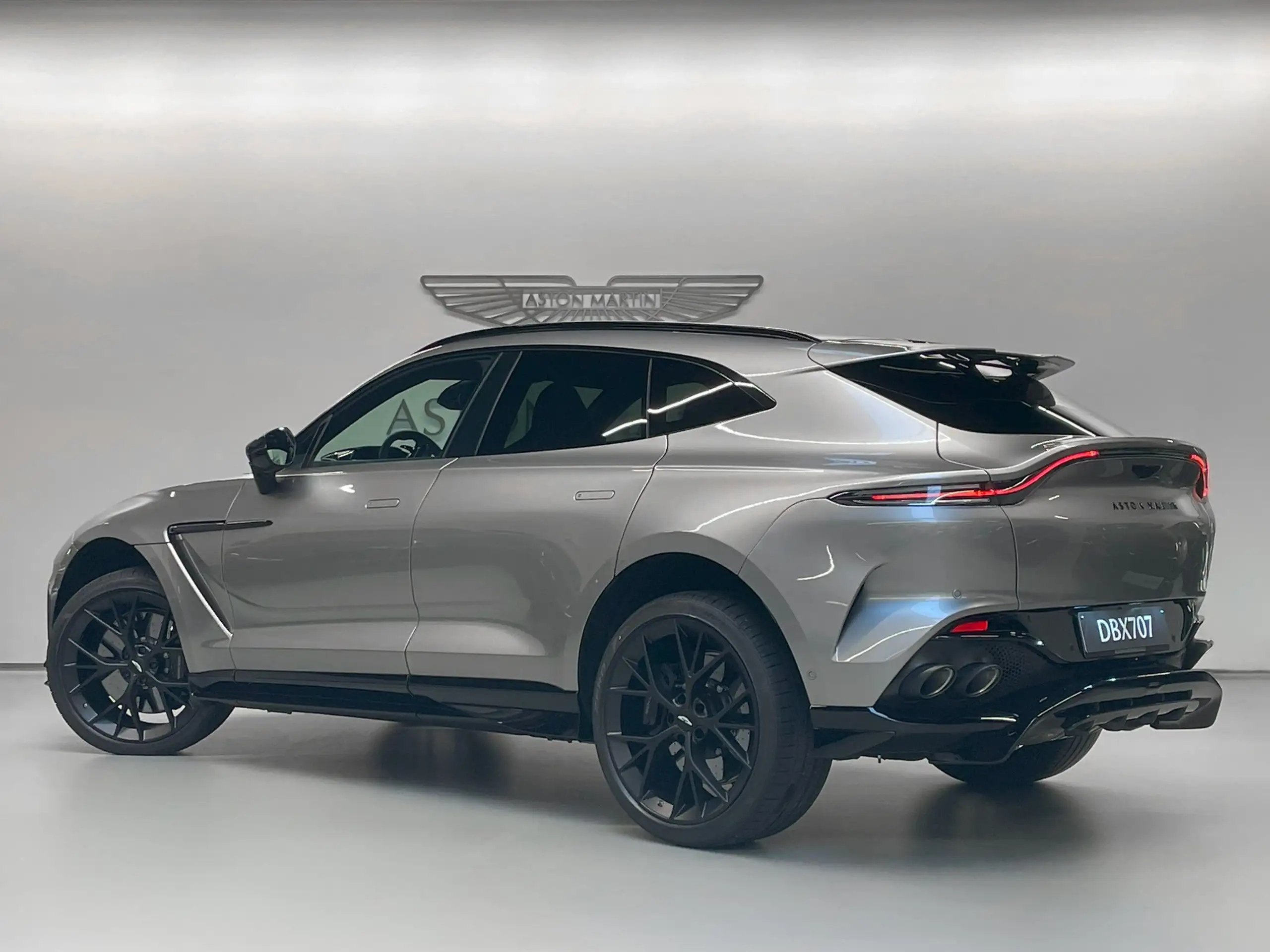 Aston Martin - DBX