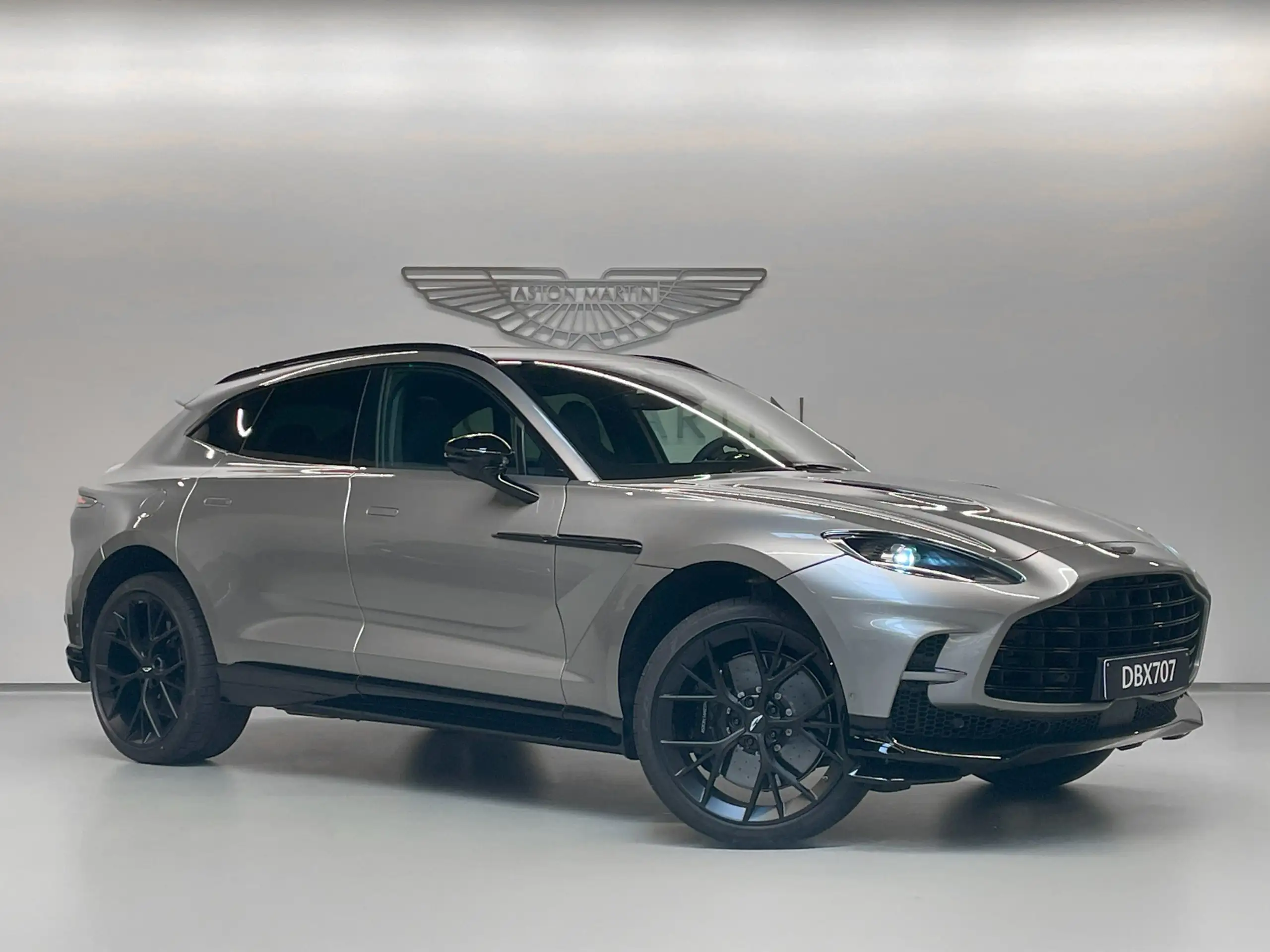 Aston Martin - DBX