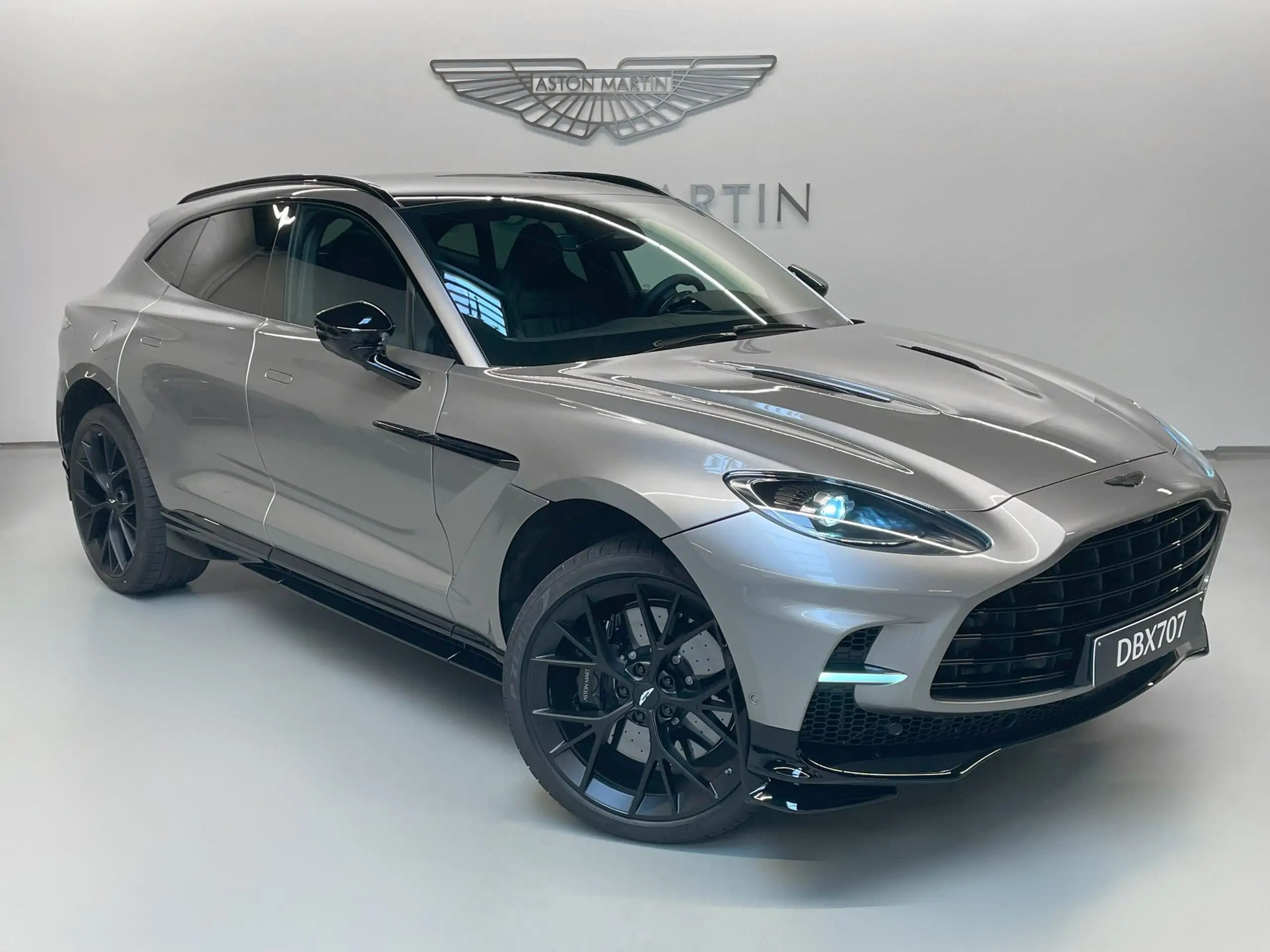 Aston Martin - DBX