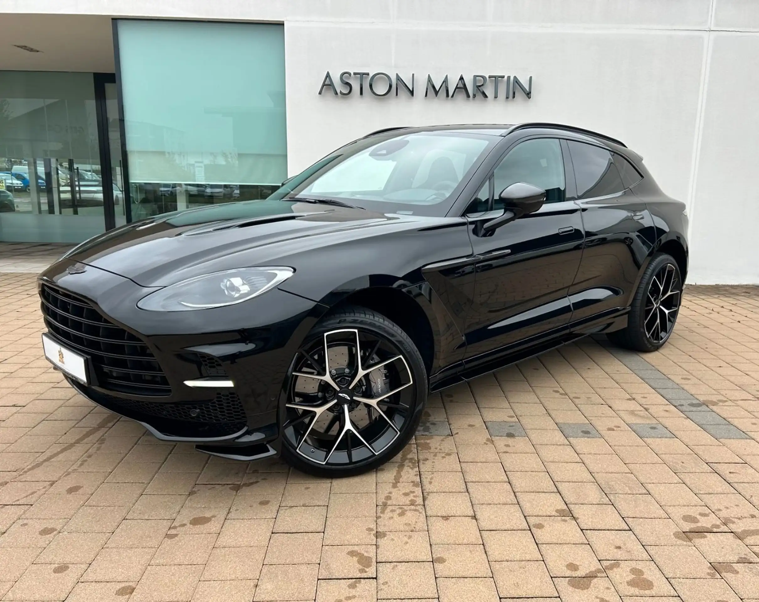 Aston Martin - DBX