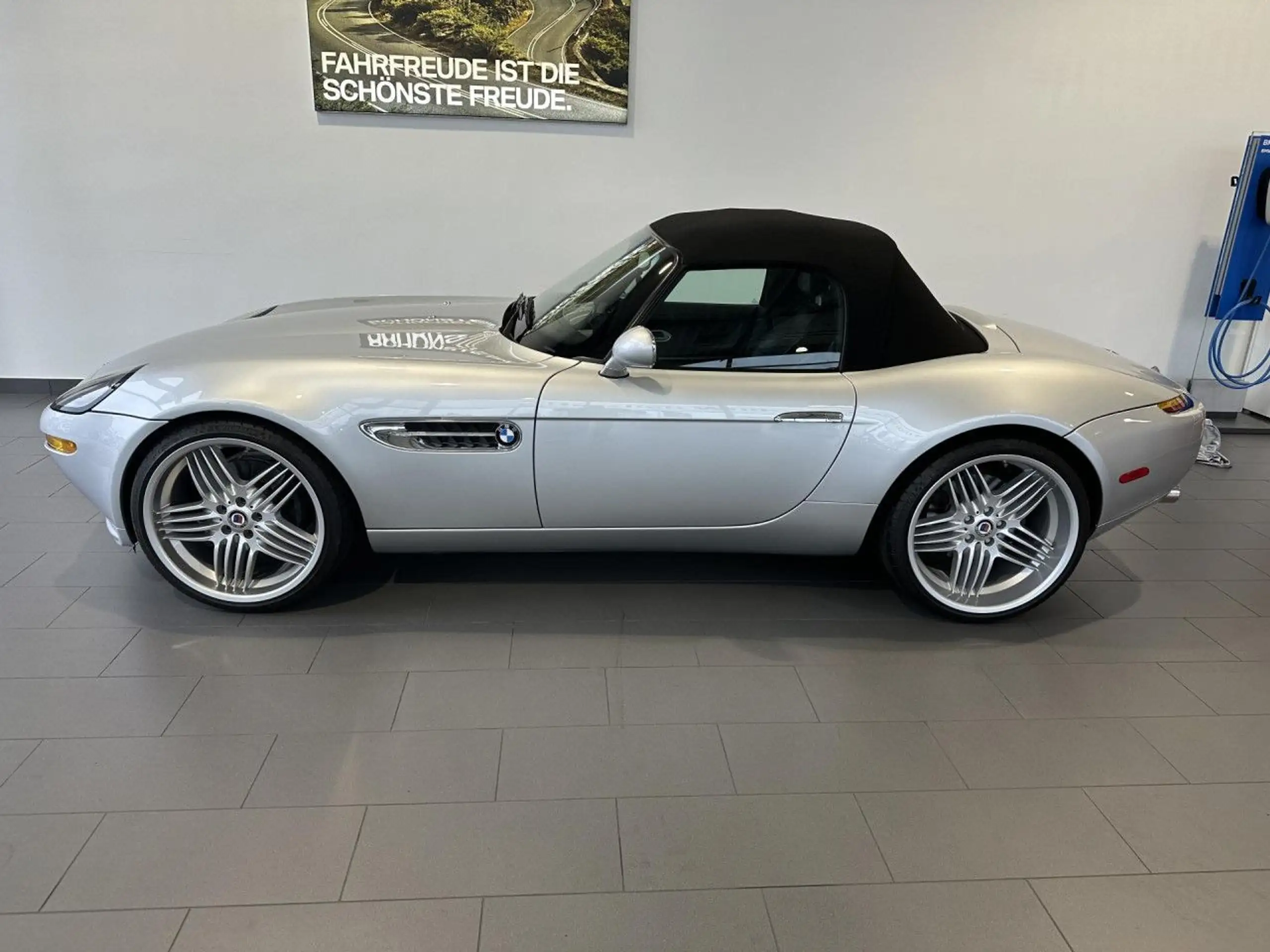 BMW - Z8