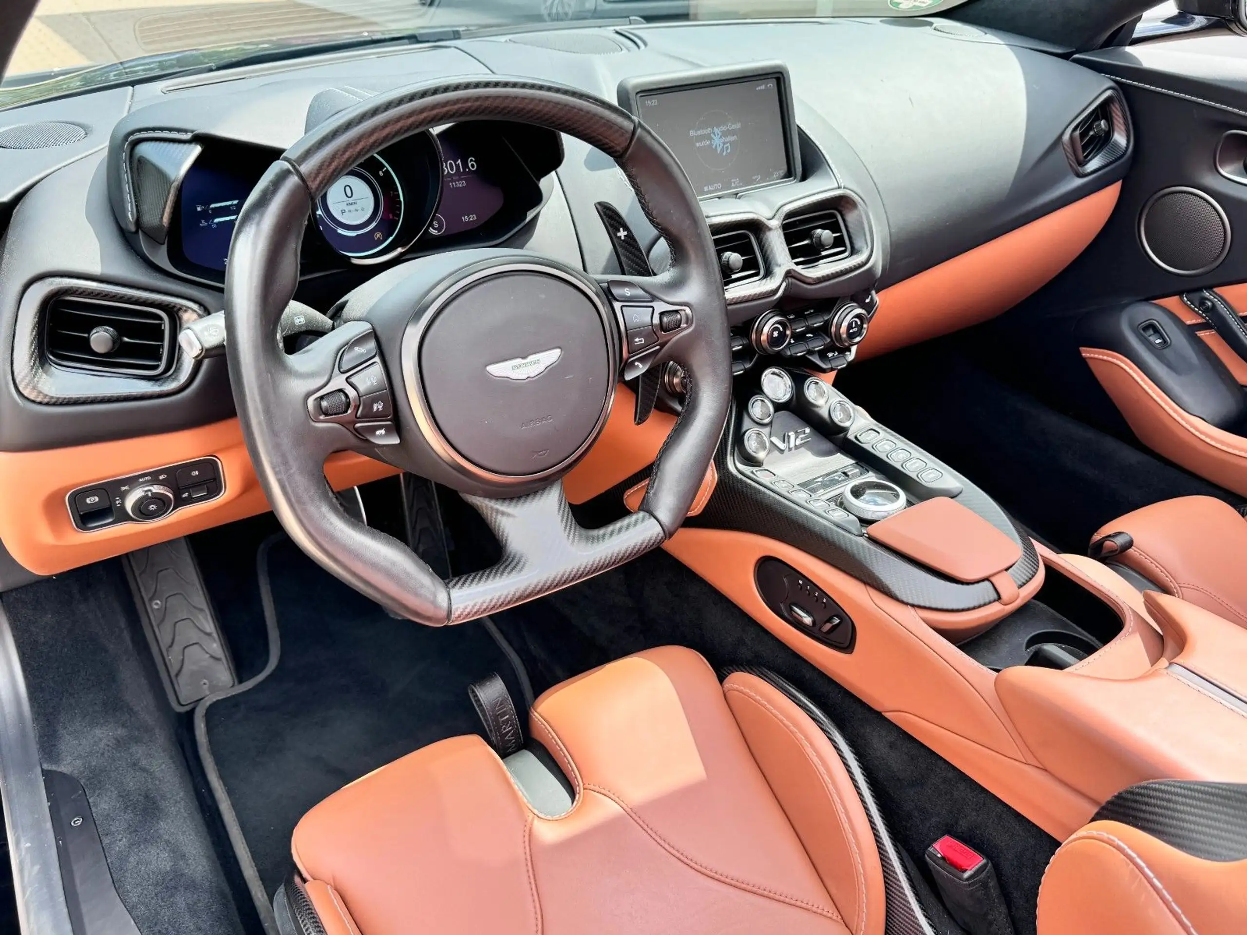 Aston Martin - Vantage