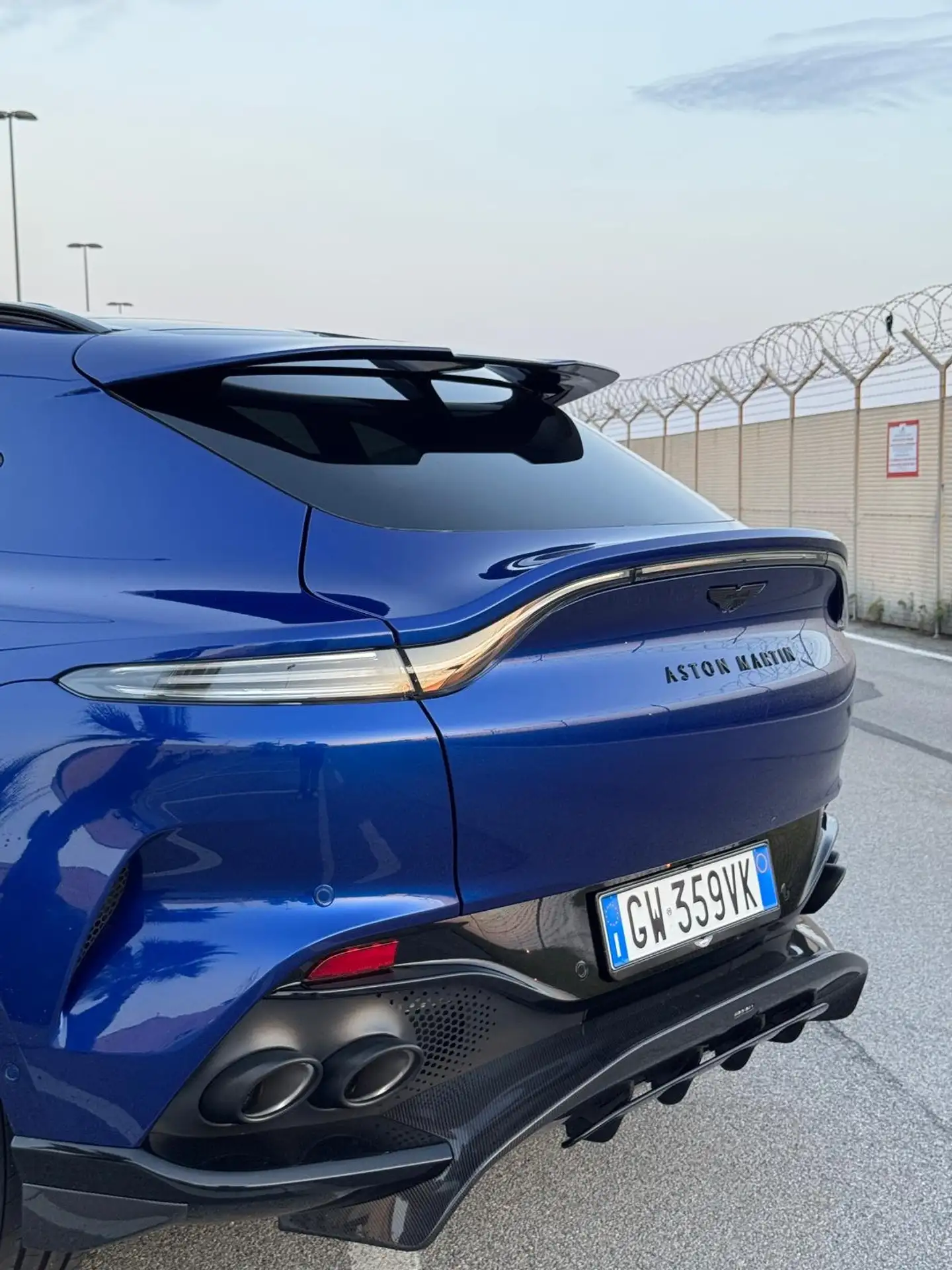 Aston Martin - DBX