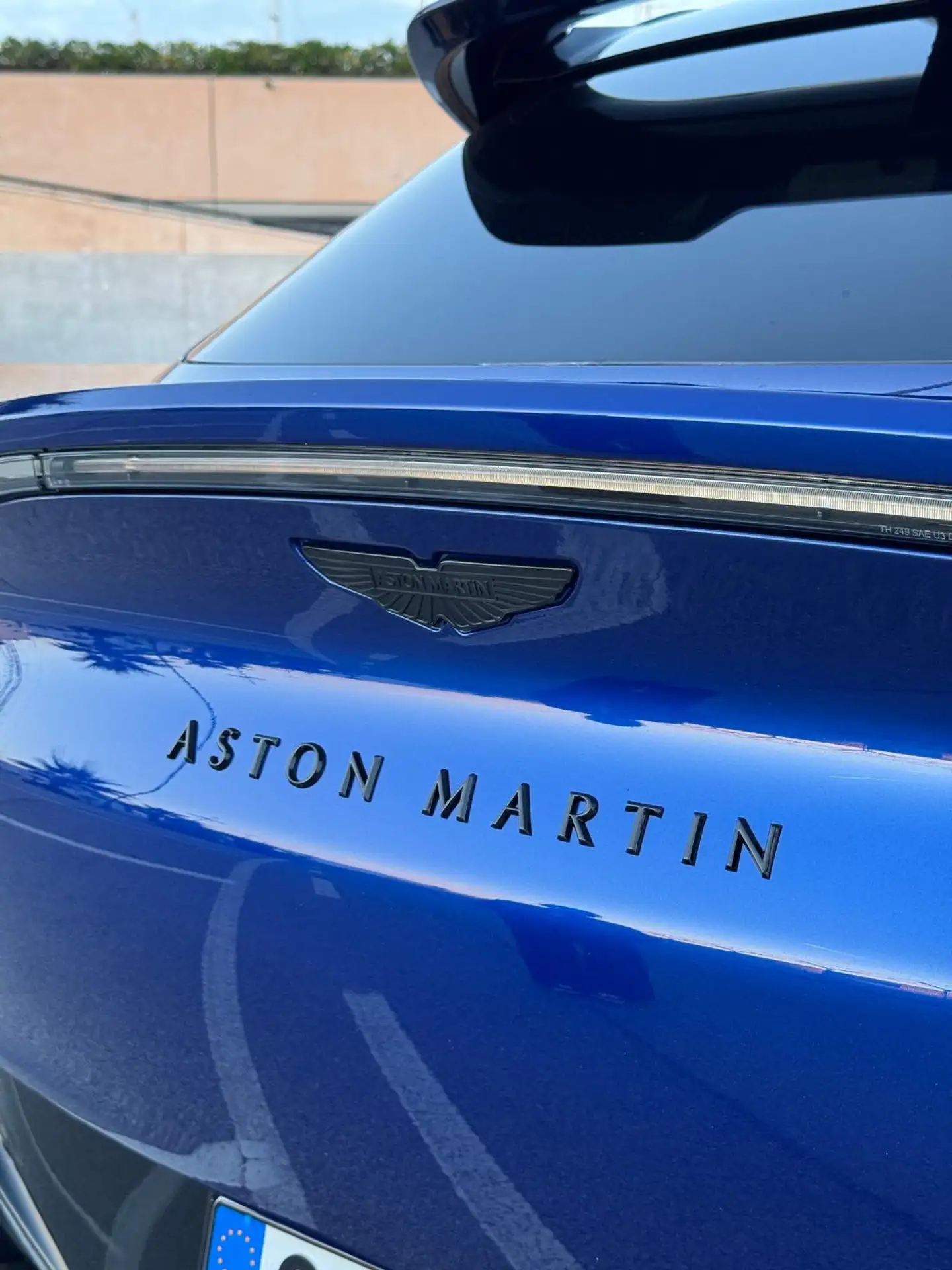 Aston Martin - DBX