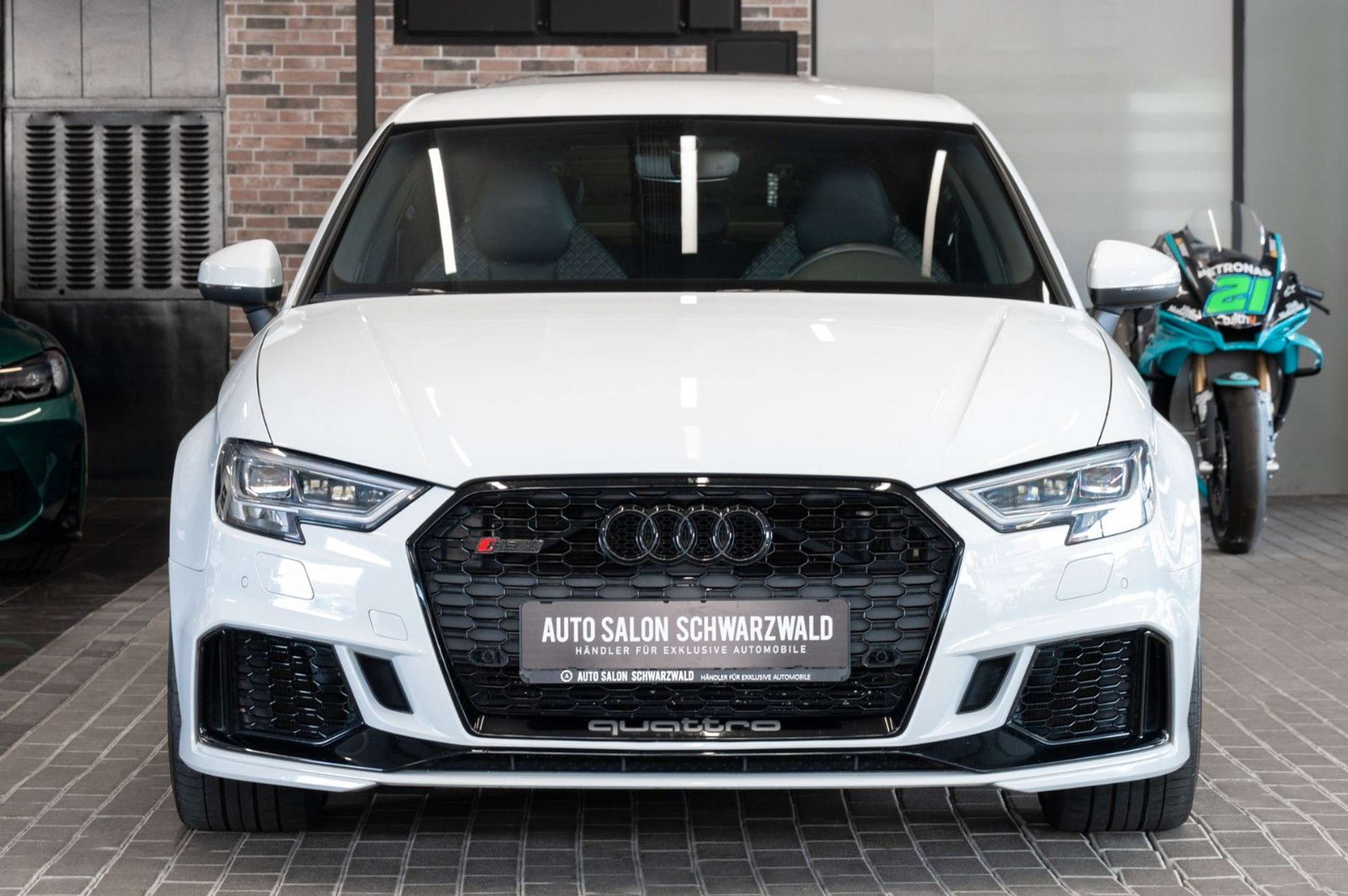 Audi - RS3