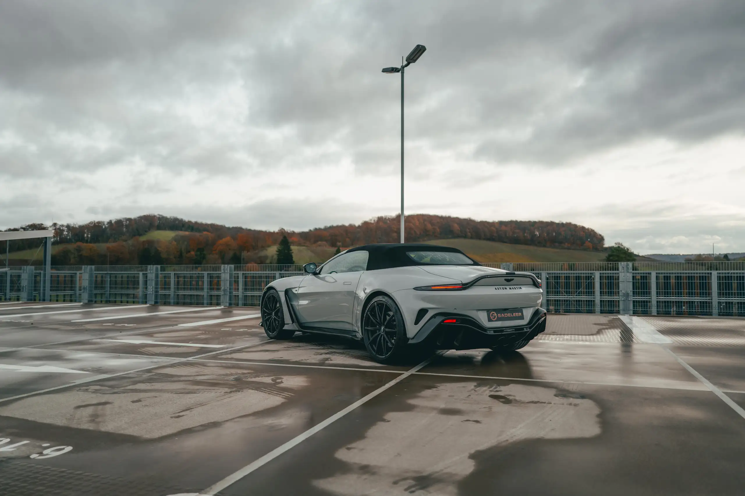 Aston Martin - Vantage