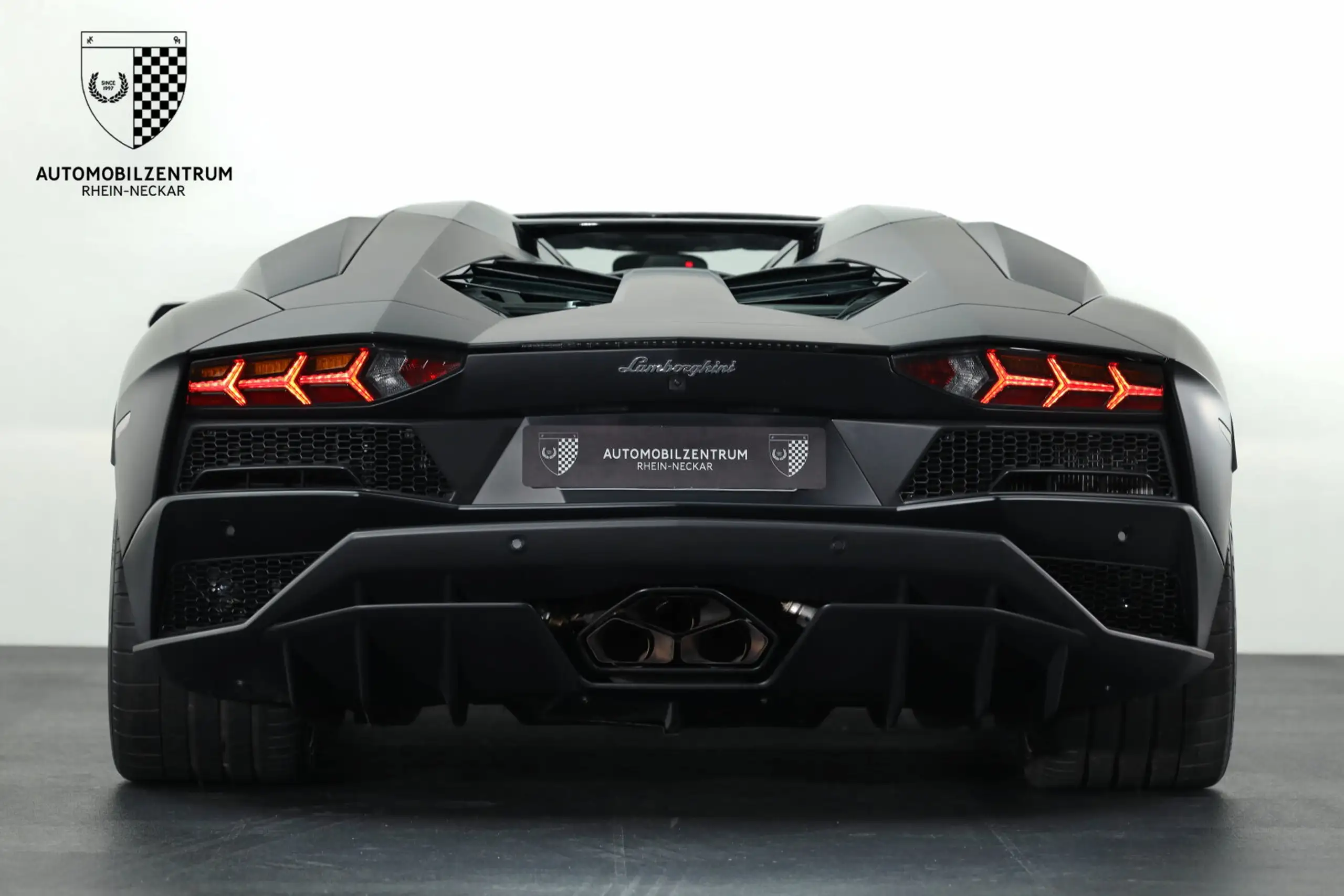 Lamborghini - Aventador