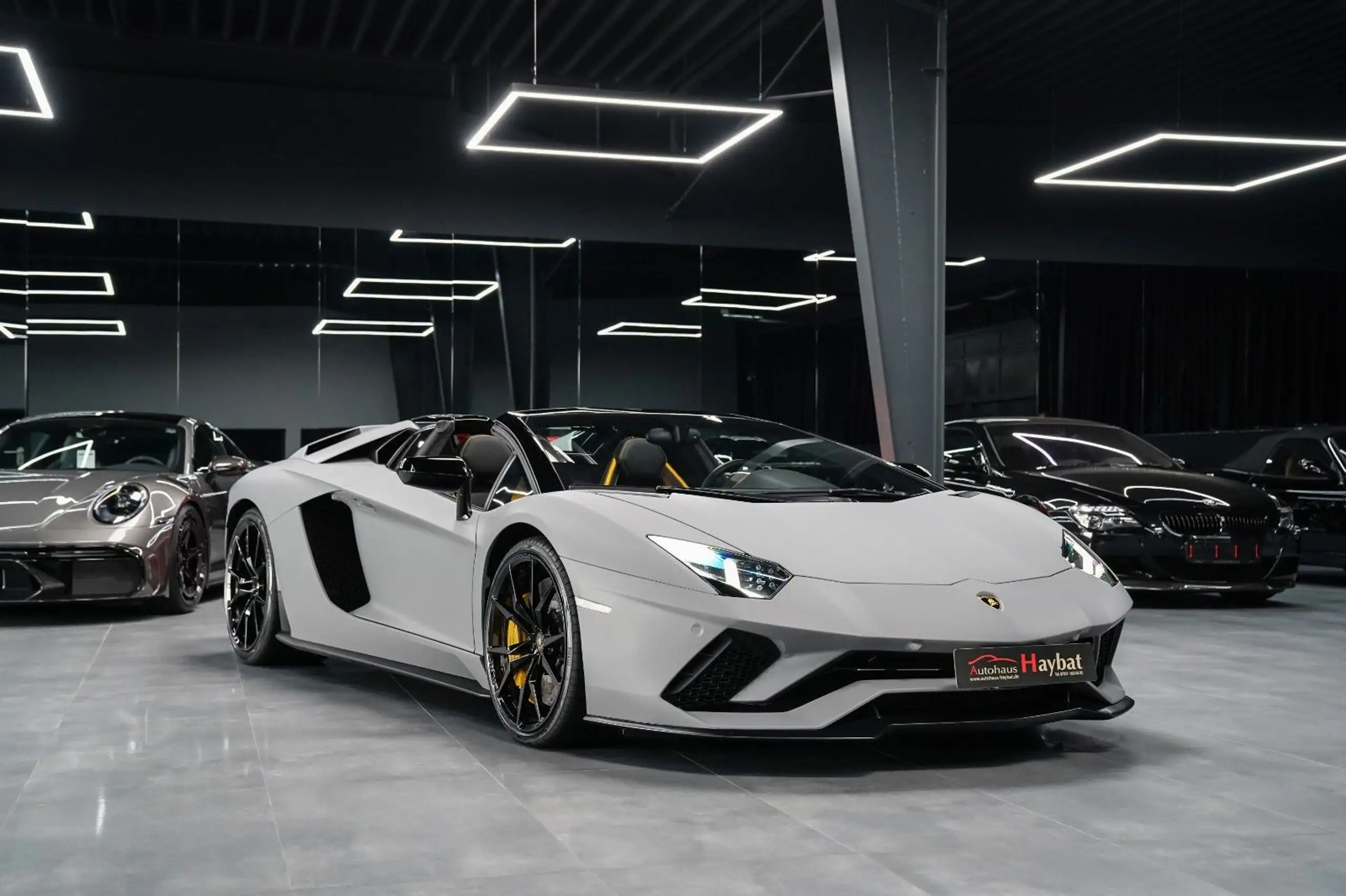 Lamborghini - Aventador