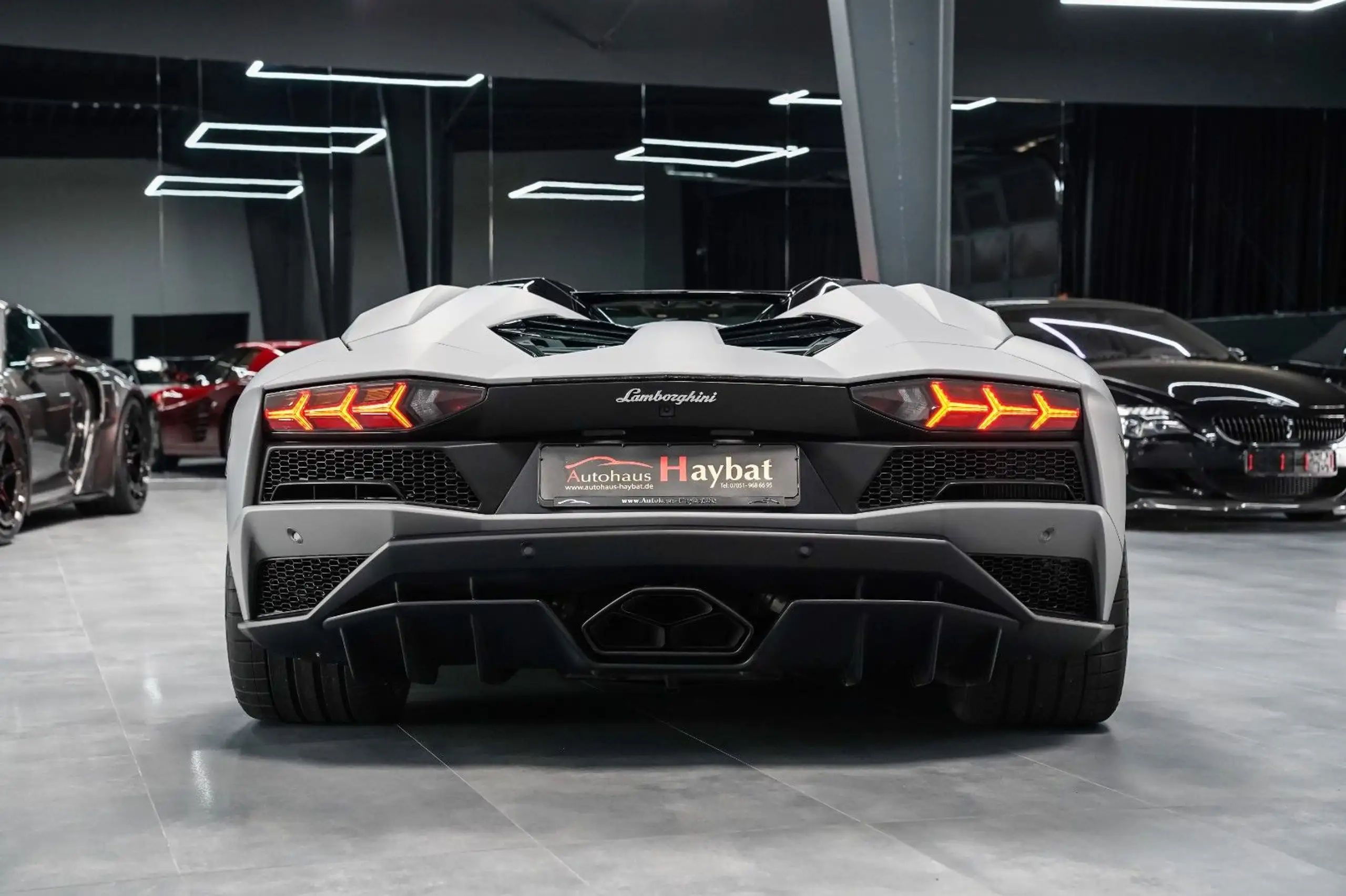 Lamborghini - Aventador