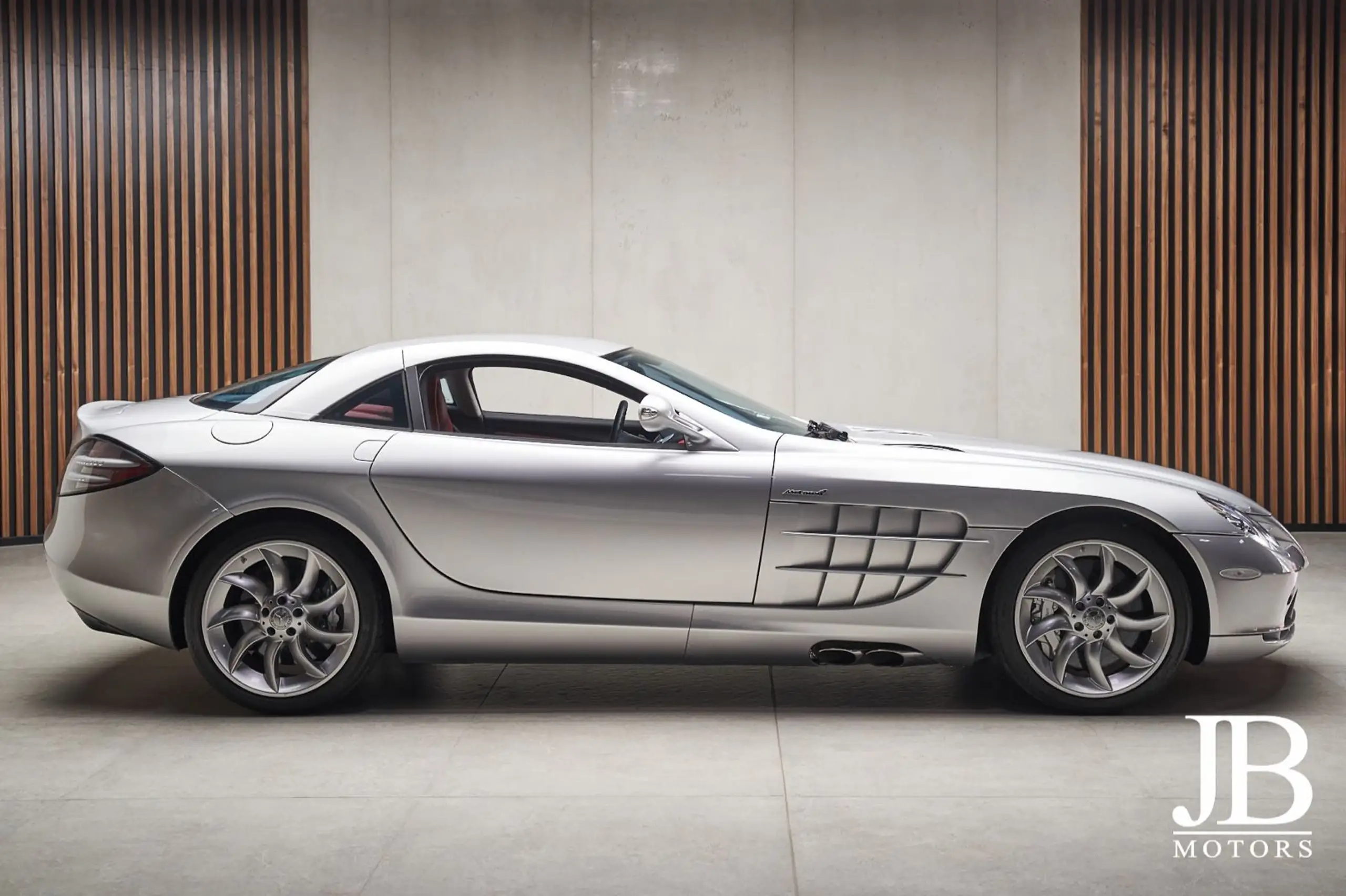 Mercedes-Benz - SLR