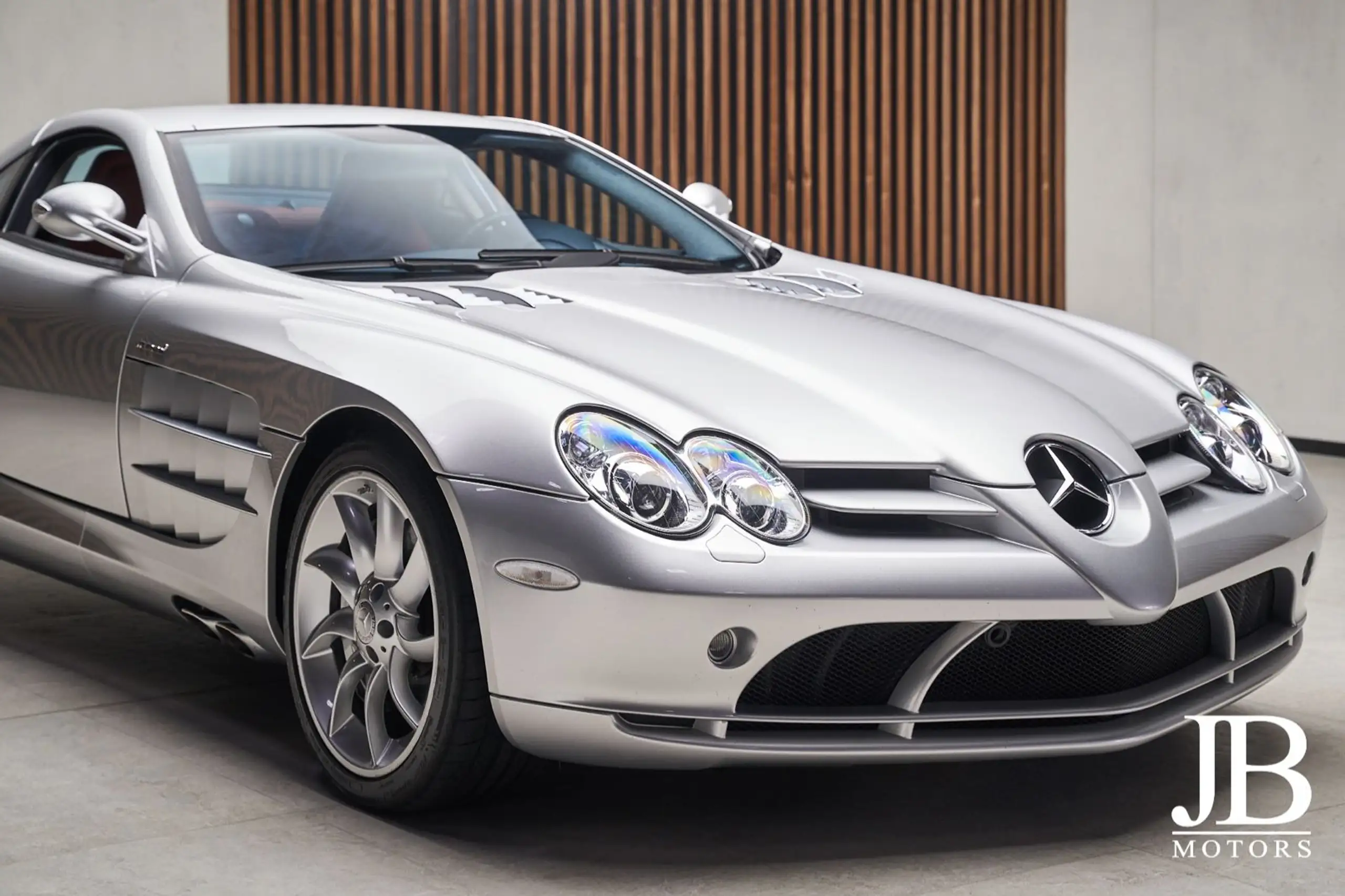 Mercedes-Benz - SLR