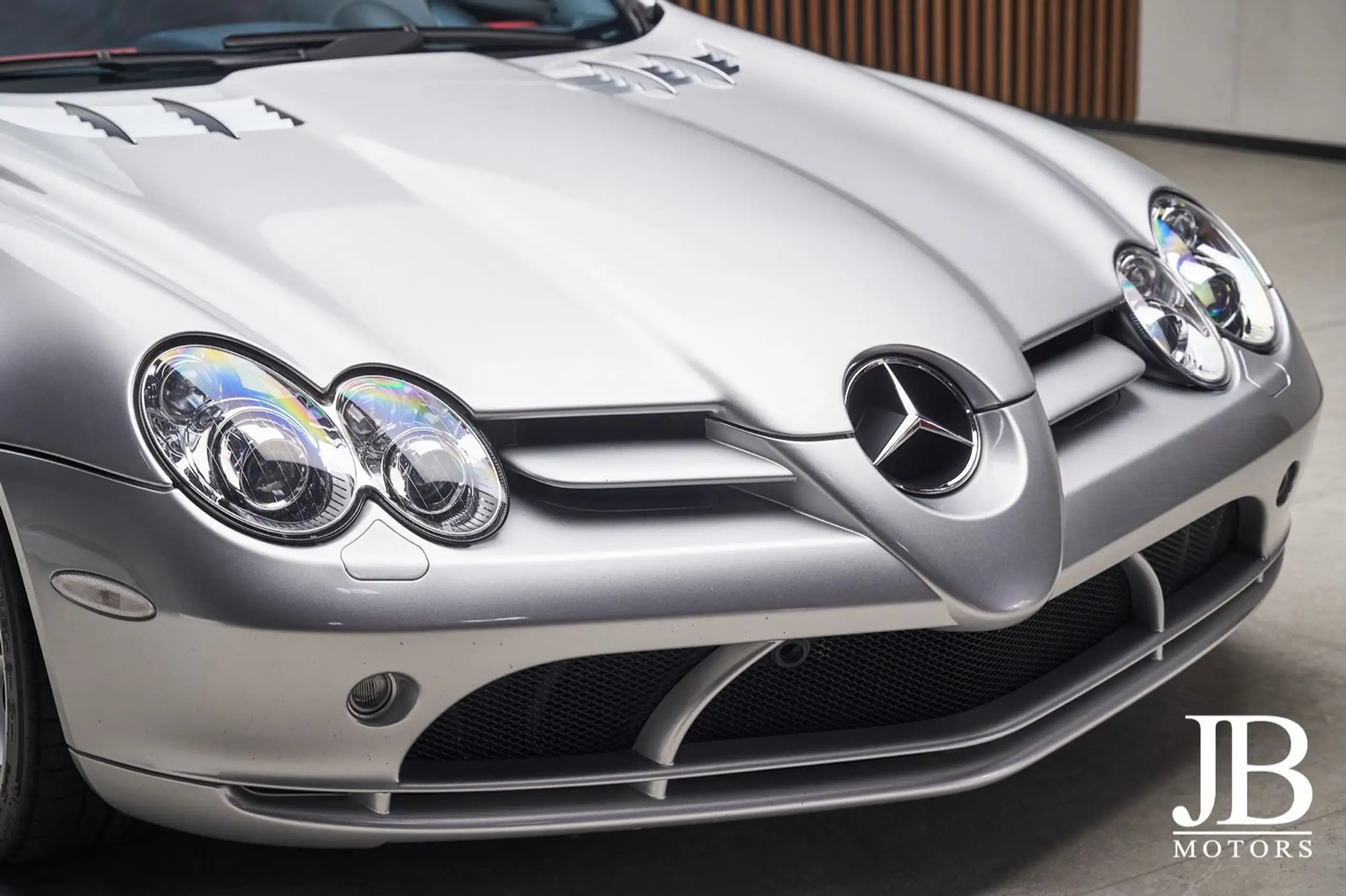 Mercedes-Benz - SLR