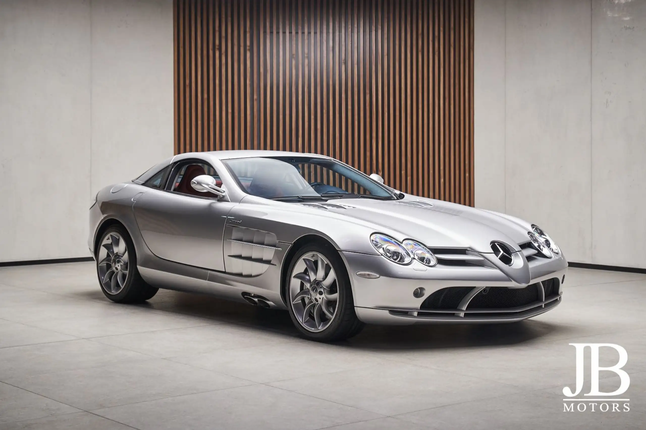 Mercedes-Benz - SLR