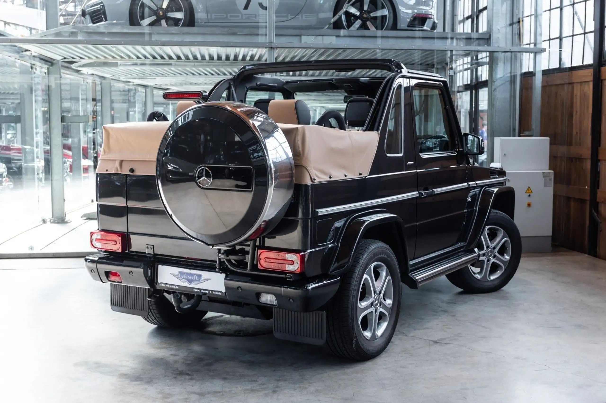 Mercedes-Benz - G 500