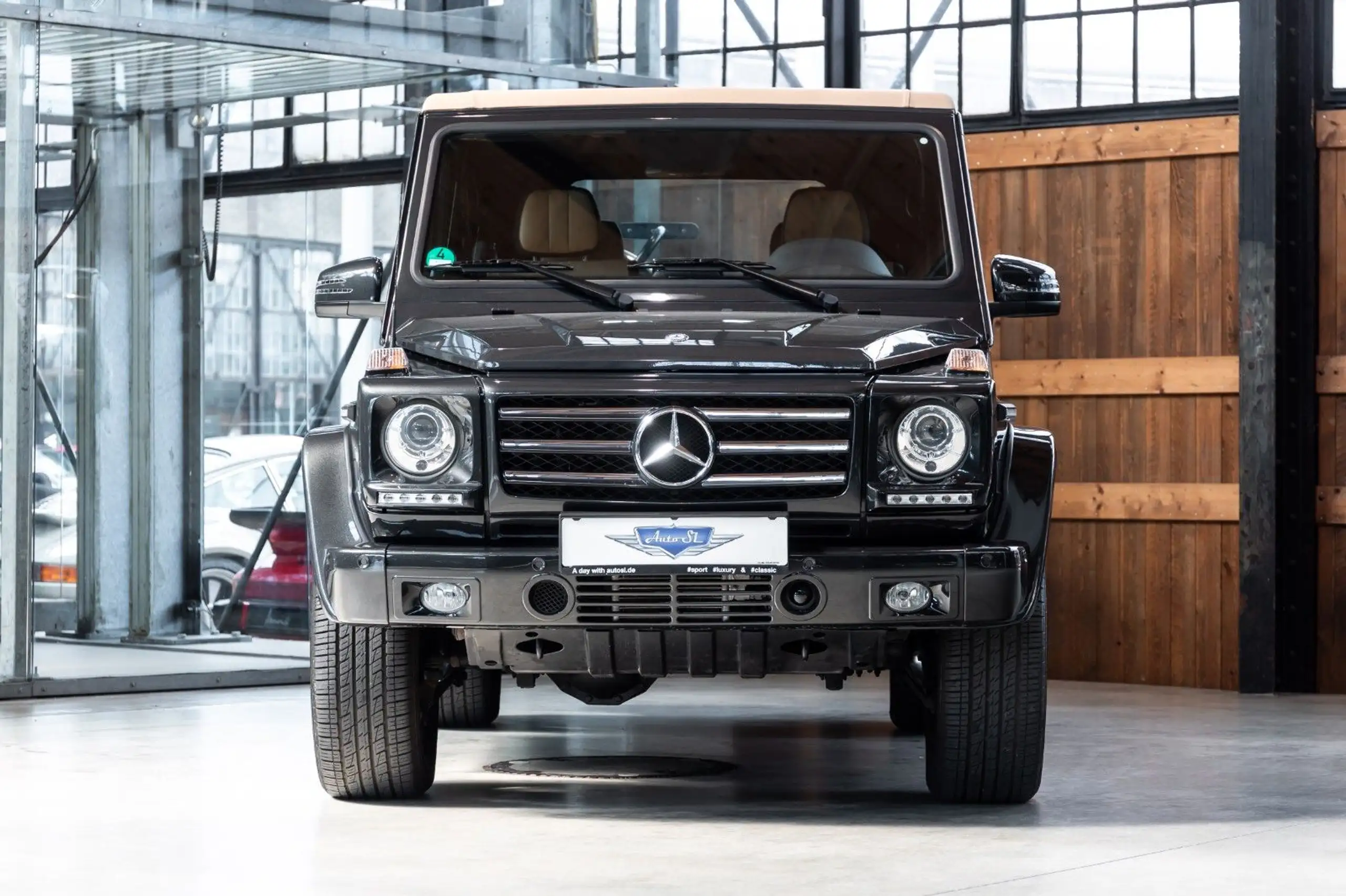 Mercedes-Benz - G 500