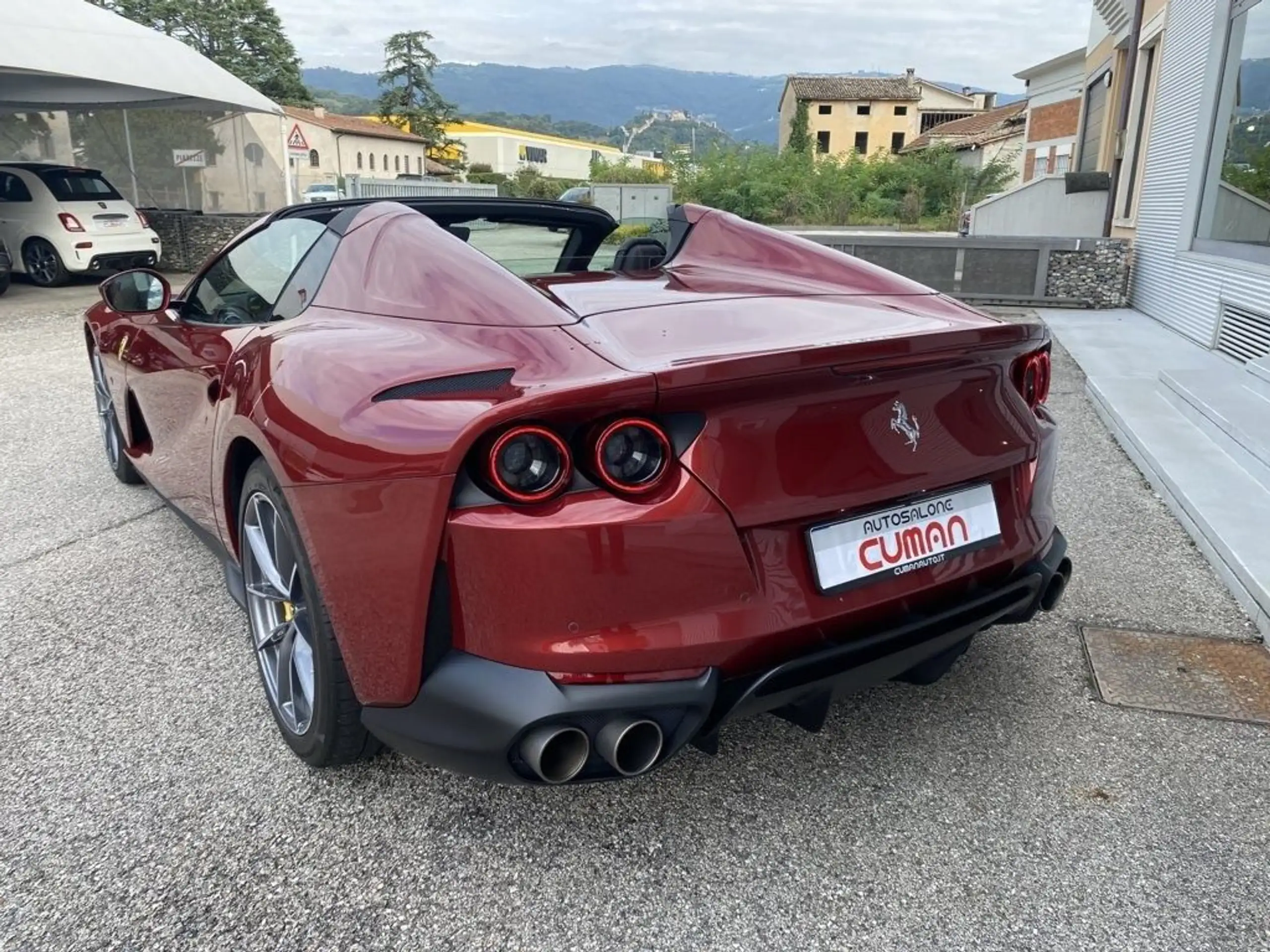 Ferrari - 812