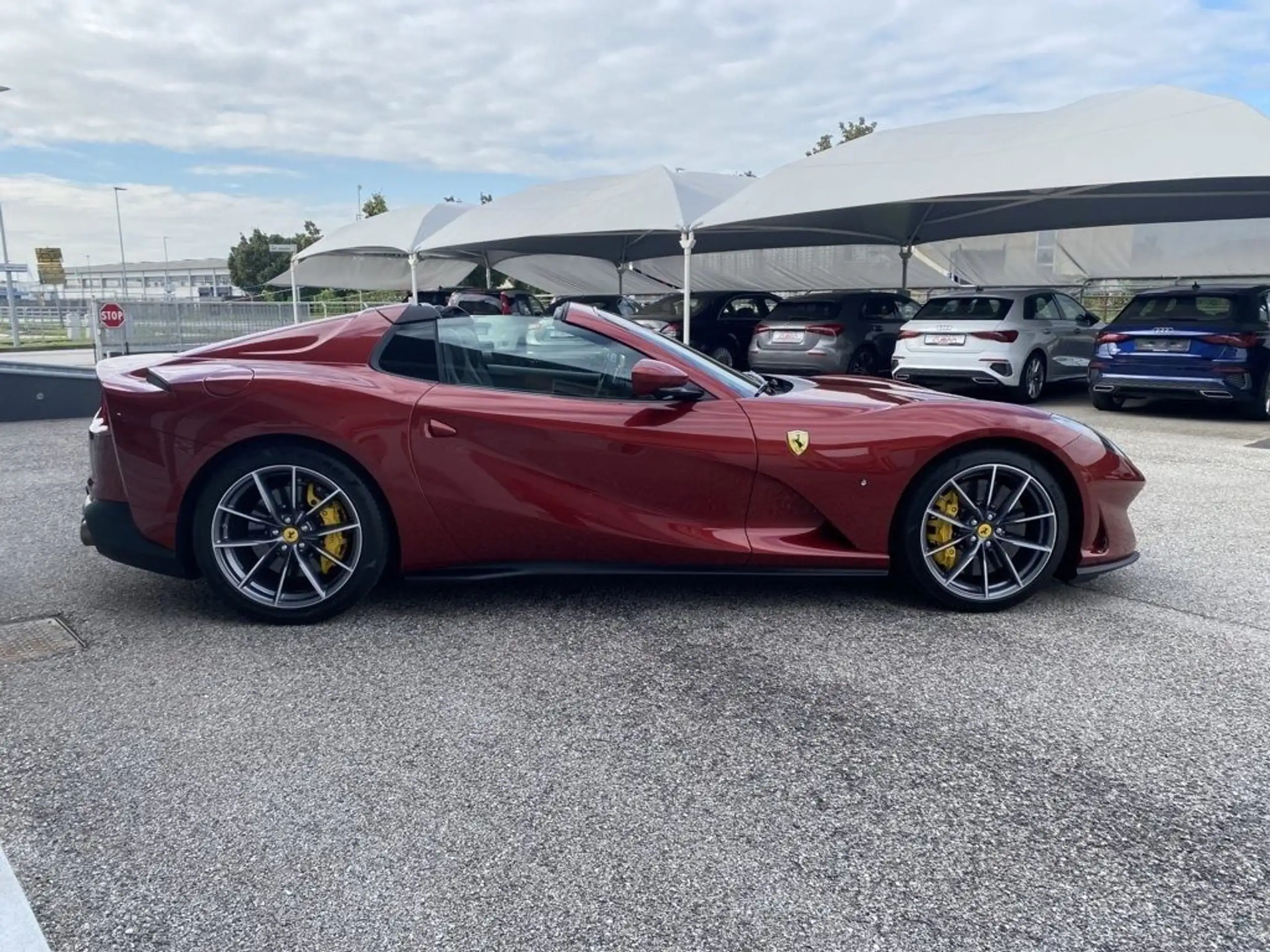 Ferrari - 812