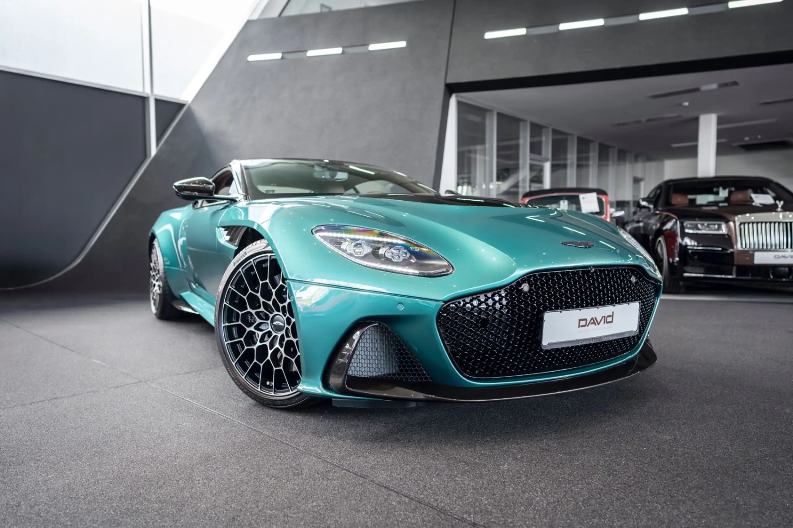 Aston Martin - DBS