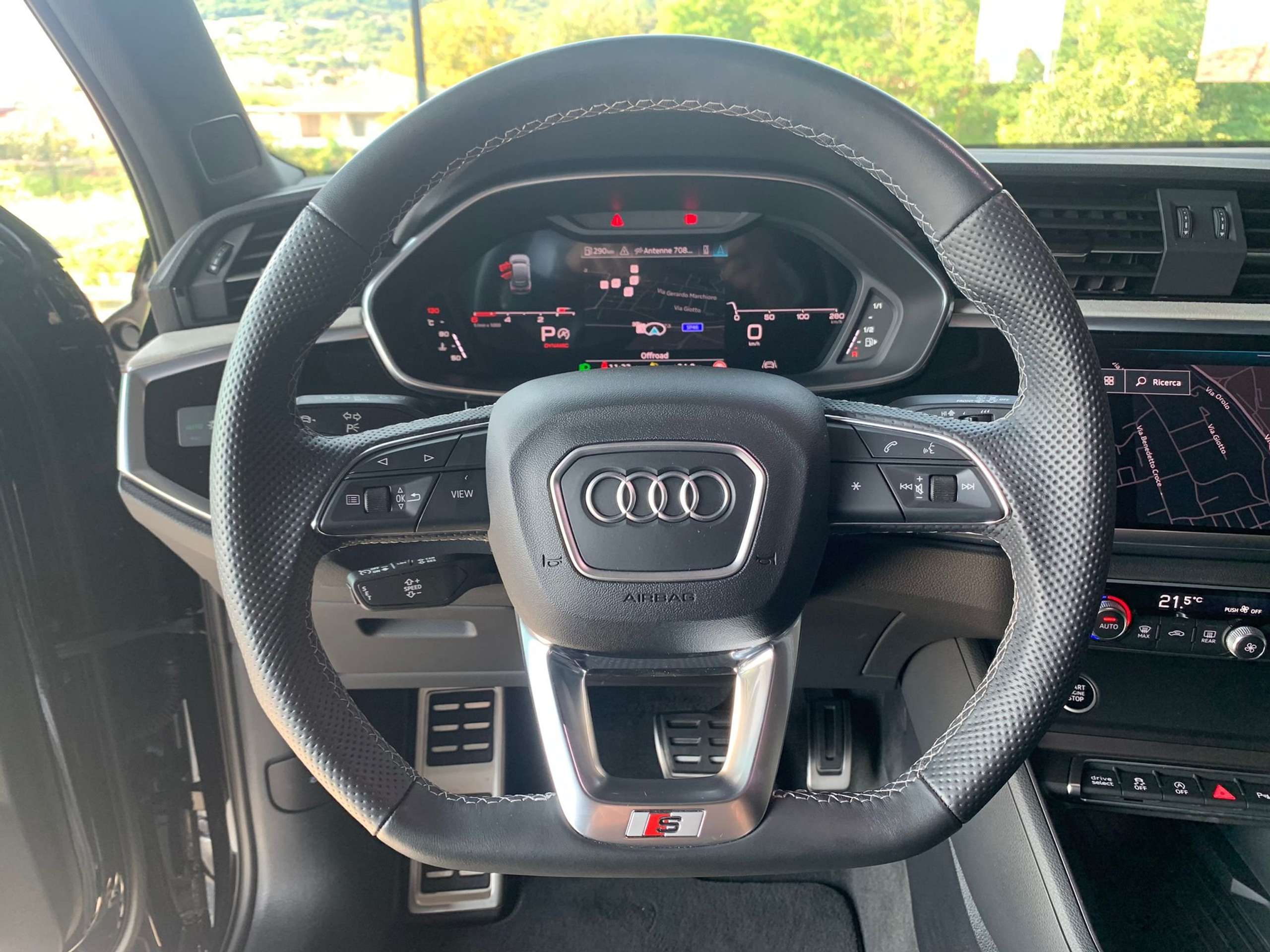 Audi - Q3