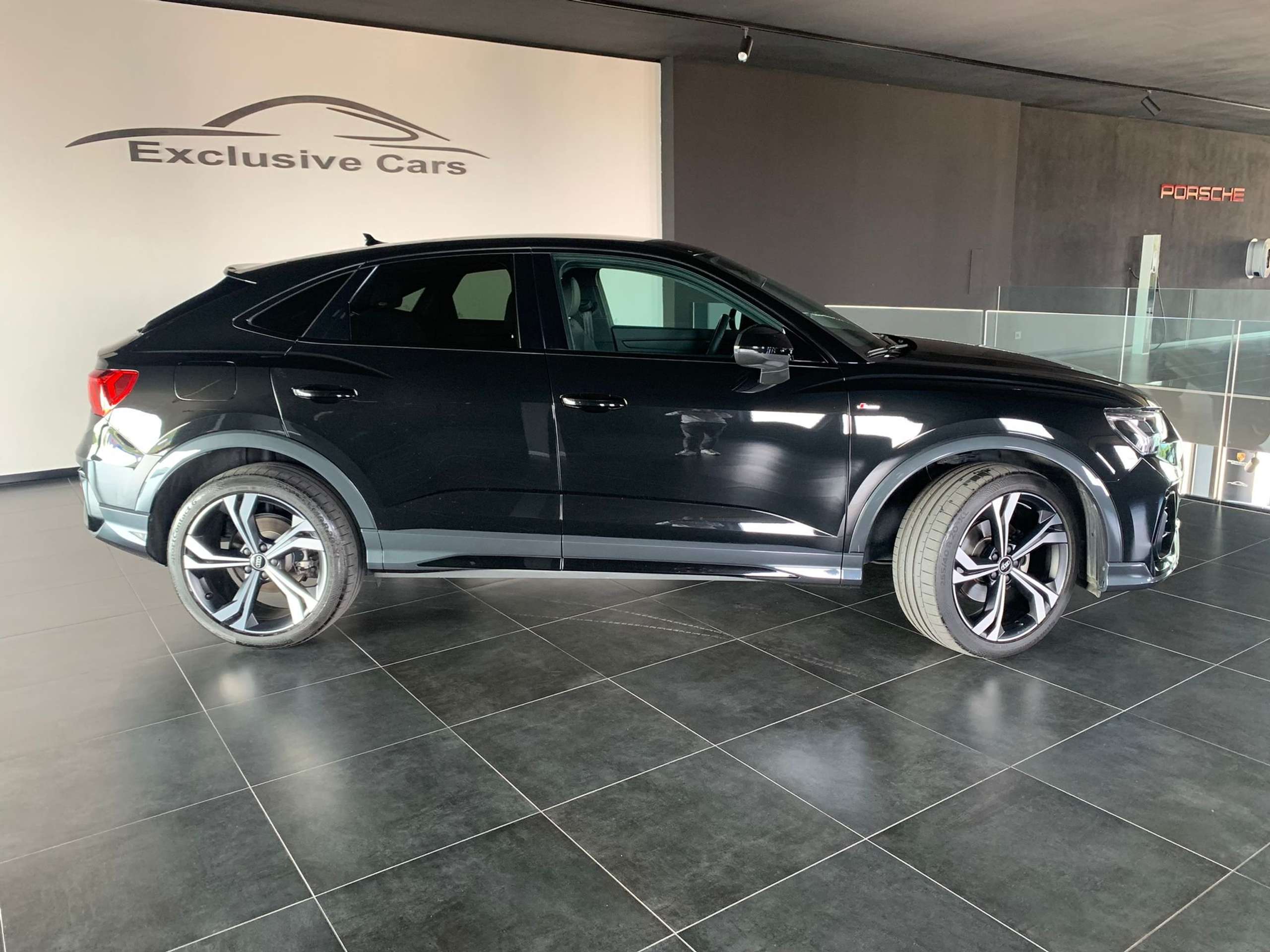 Audi - Q3