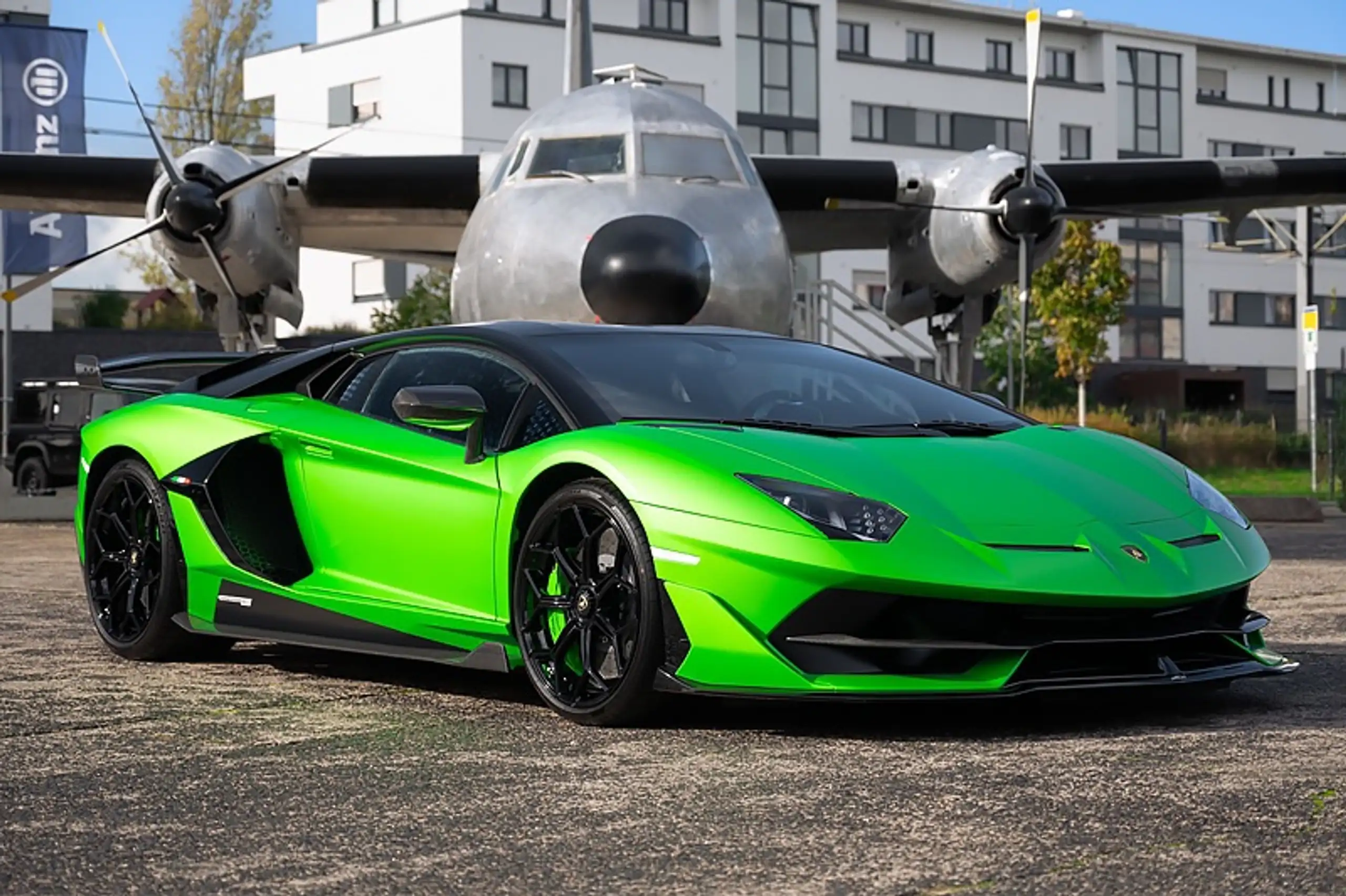 Lamborghini - Aventador