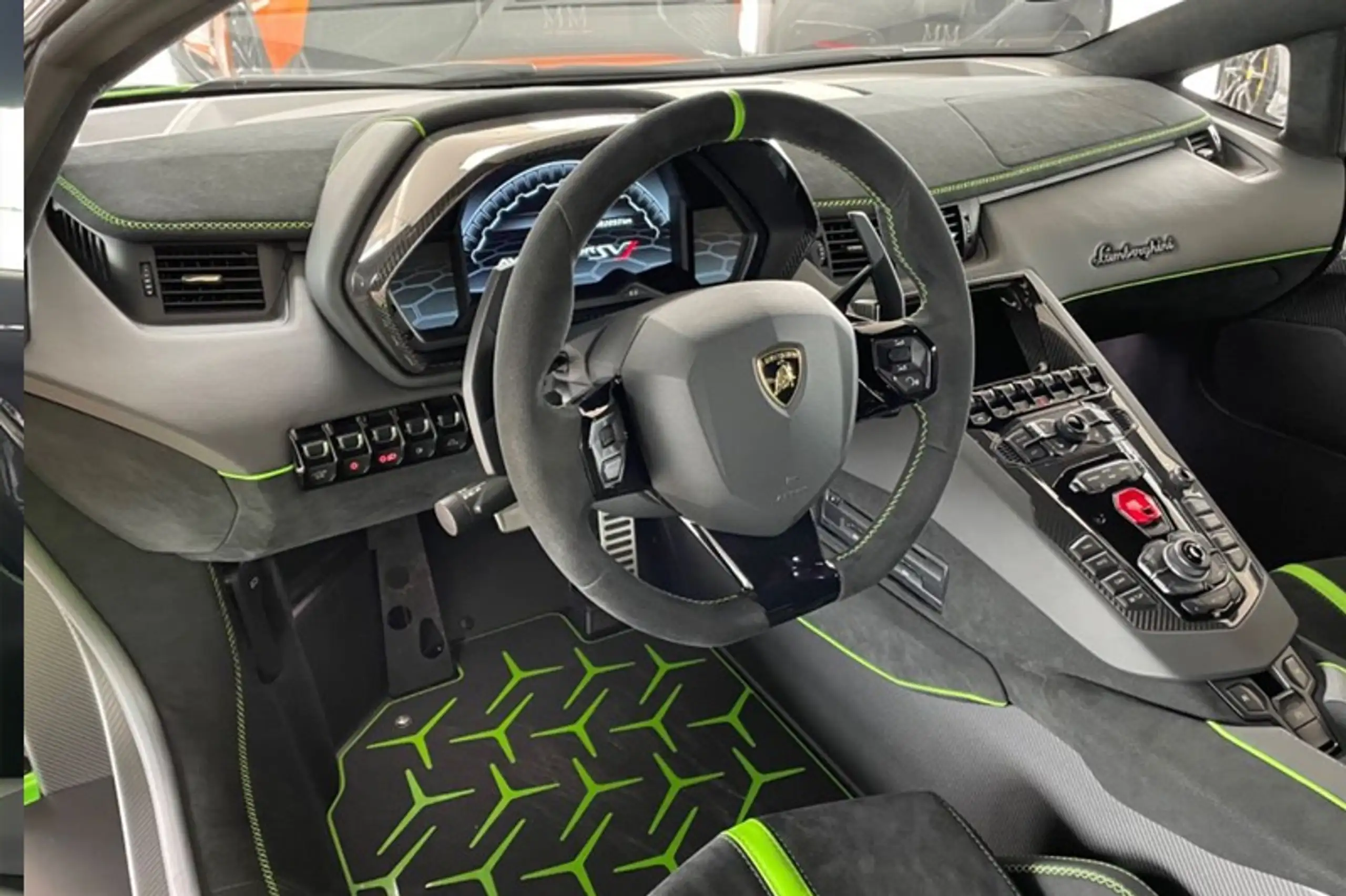 Lamborghini - Aventador