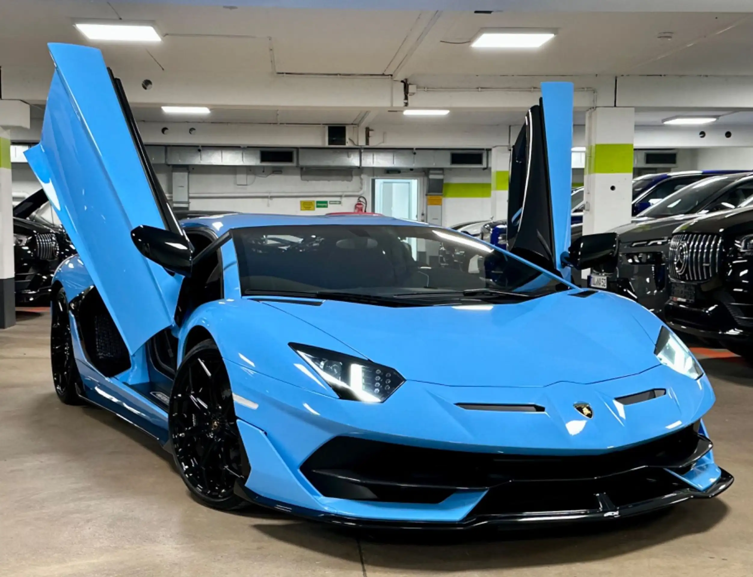 Lamborghini - Aventador