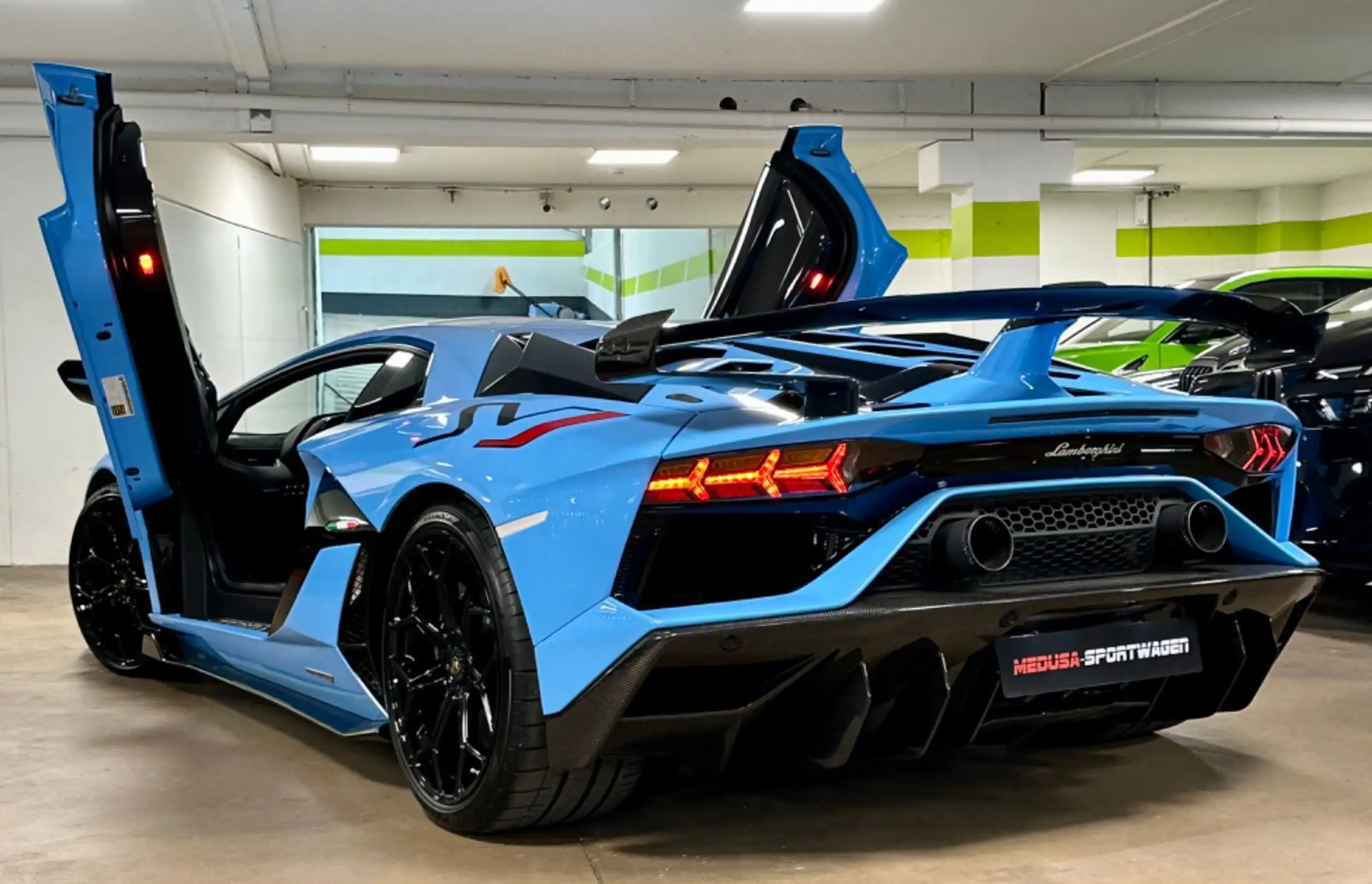 Lamborghini - Aventador