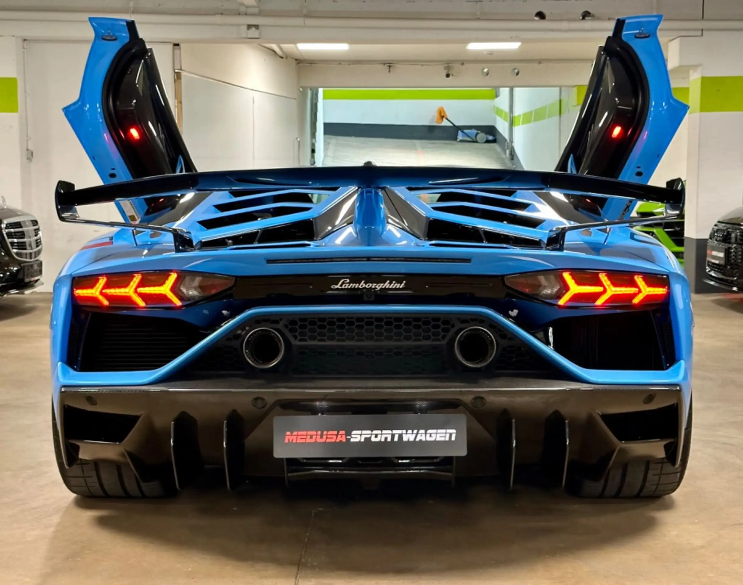 Lamborghini - Aventador