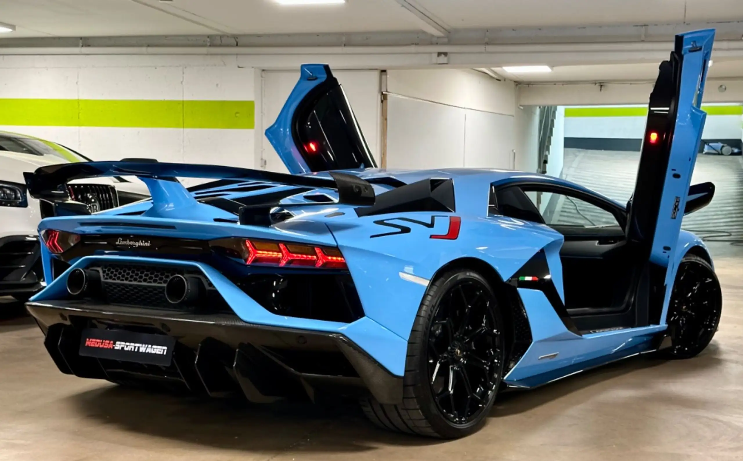 Lamborghini - Aventador