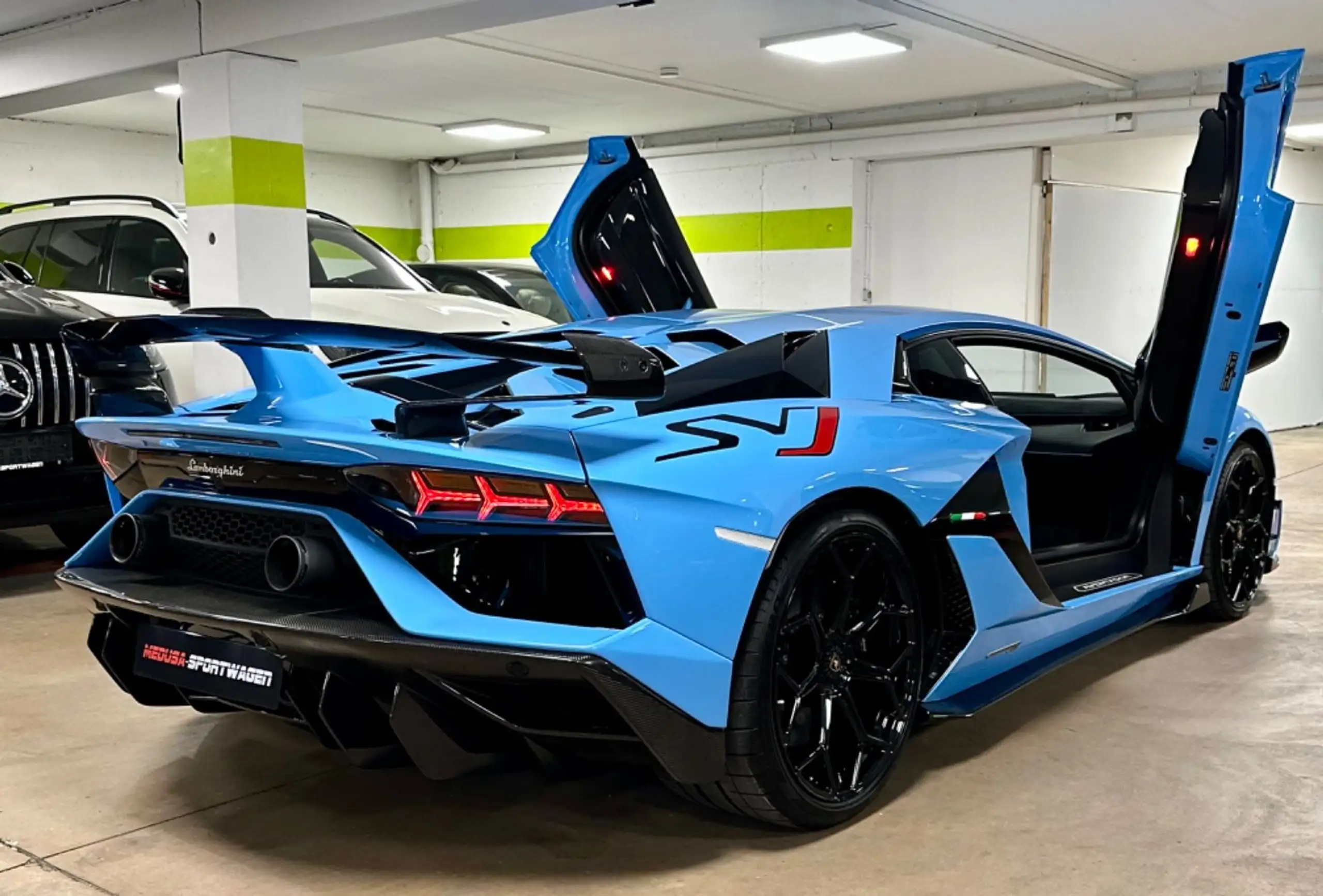 Lamborghini - Aventador