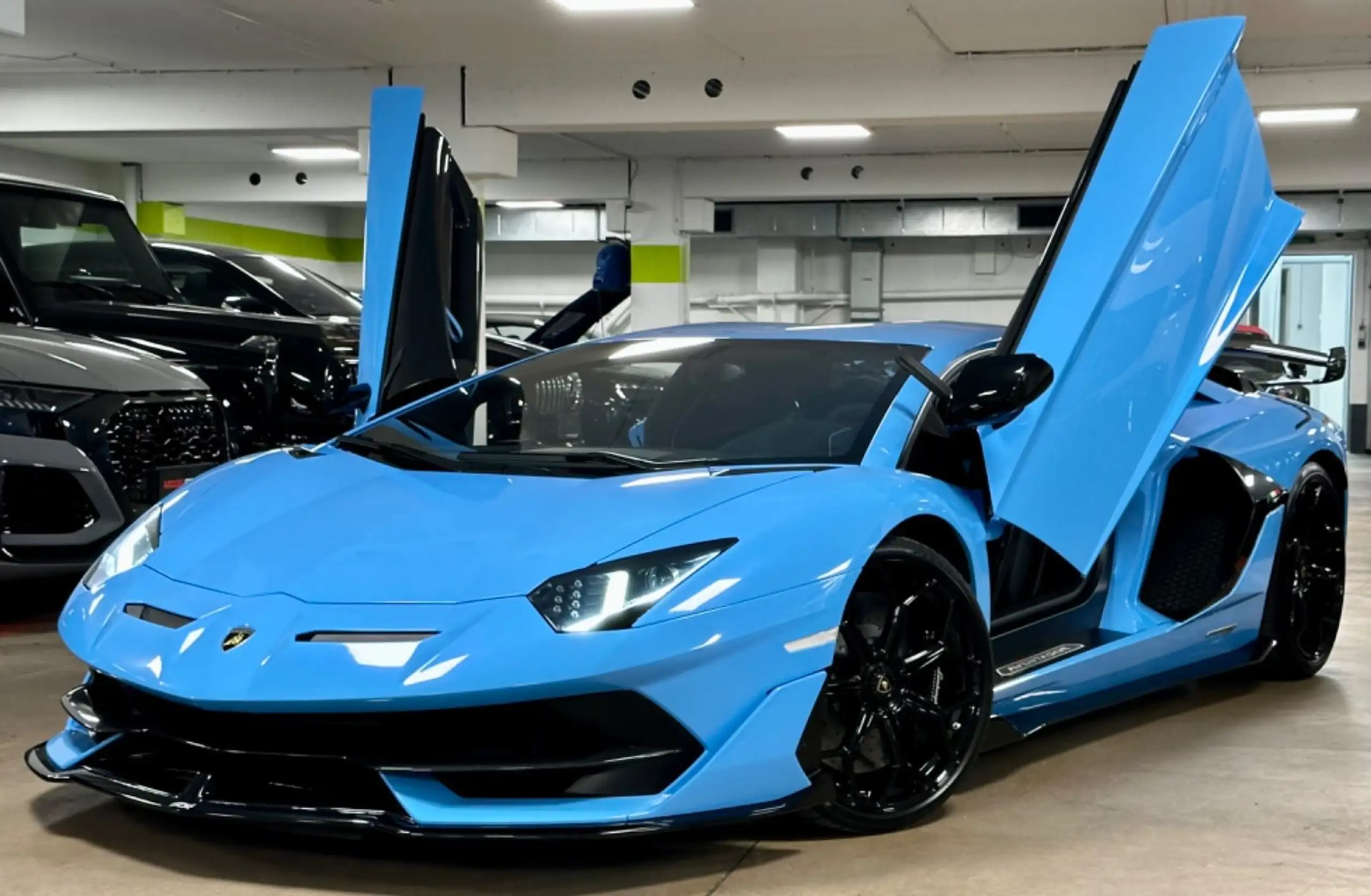 Lamborghini - Aventador