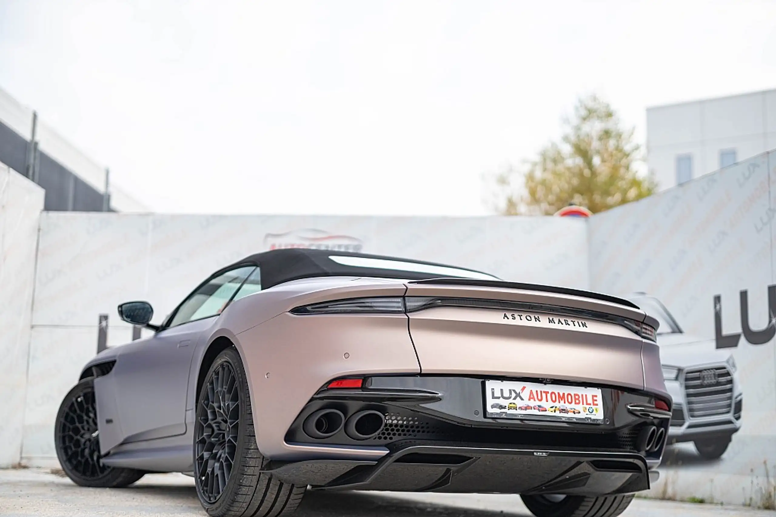 Aston Martin - DBS