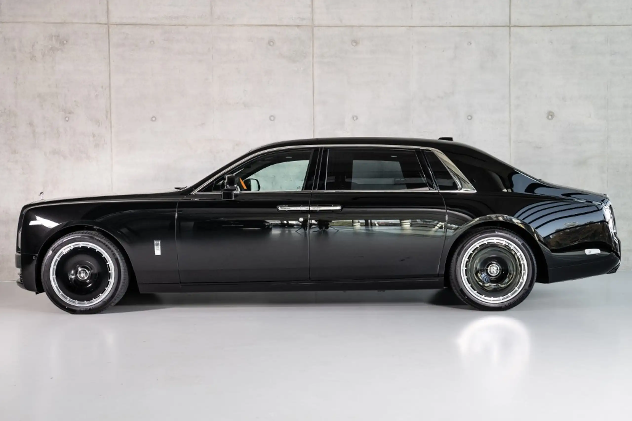 Rolls-Royce - Phantom