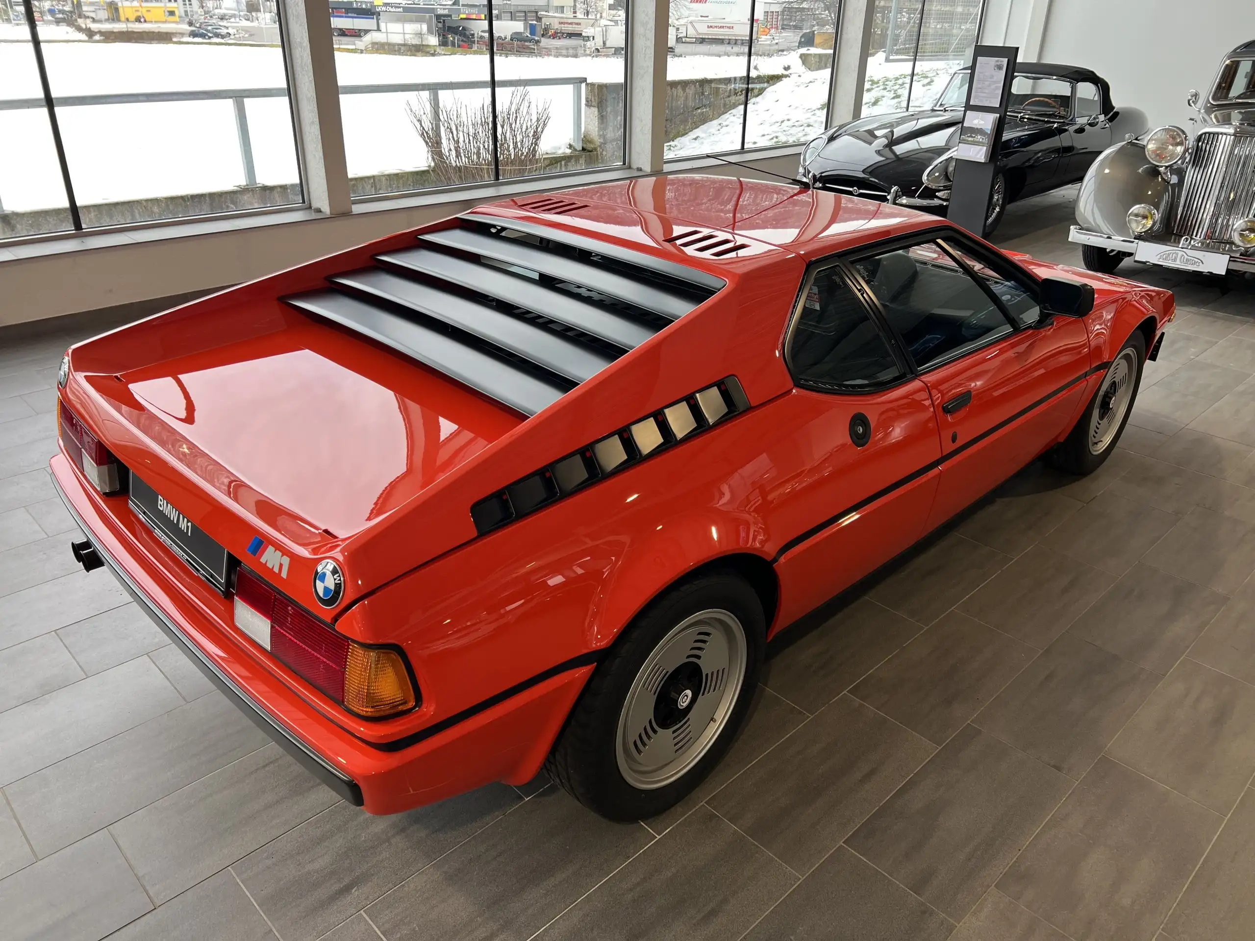 BMW - M1