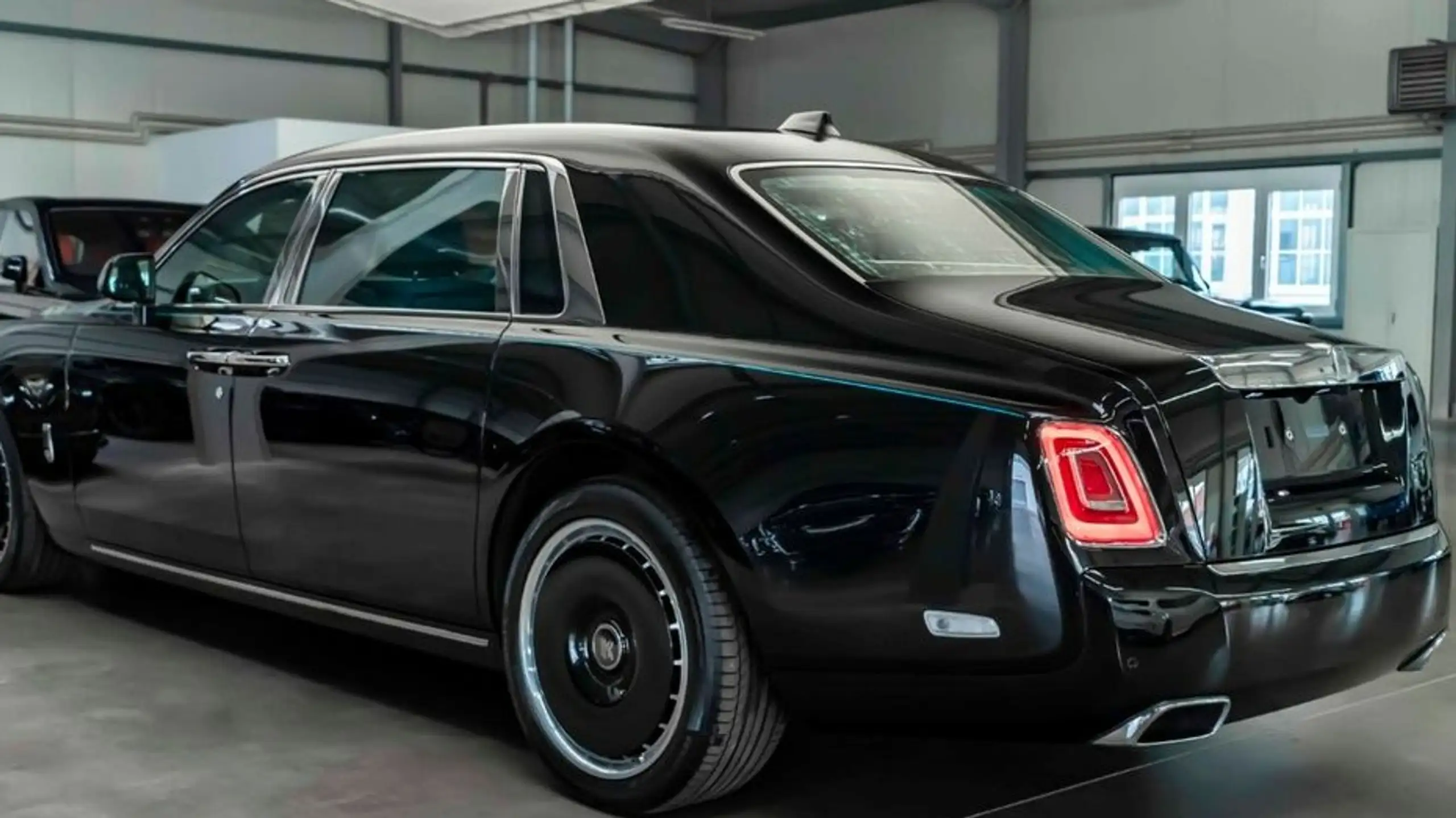 Rolls-Royce - Phantom