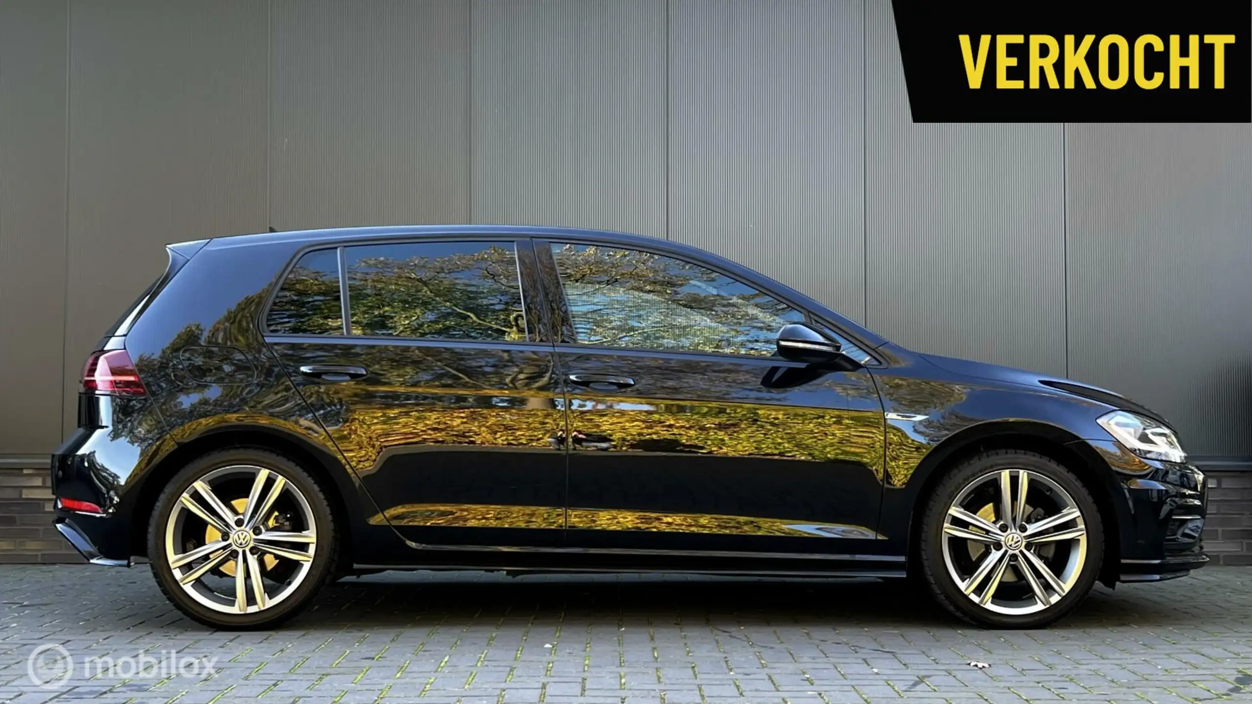 Volkswagen - Golf